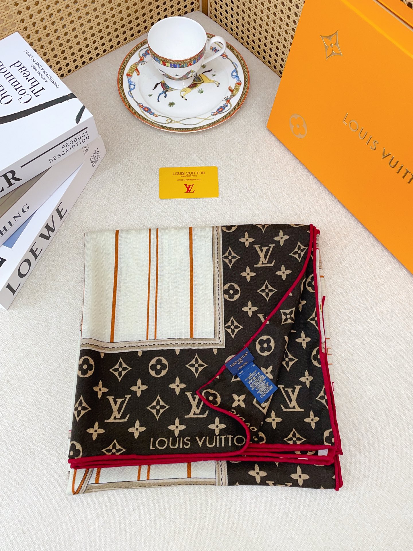 ✨✨【双面同色 丝毛款】L家羊绒新款 买了都说好看‼️推荐💕双面同色羊绒方巾‼️驴家ZG爆款🎁💟立体呈现