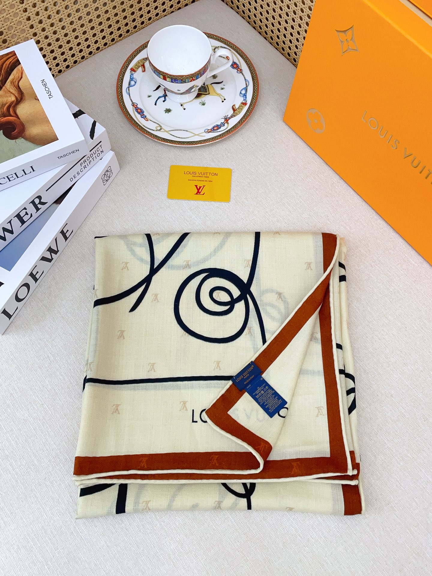 ✨✨【双面同色 丝毛款】L家羊绒新款 买了都说好看‼️推荐💕双面同色羊绒方巾‼️驴家ZG爆款🎁💟立体呈现