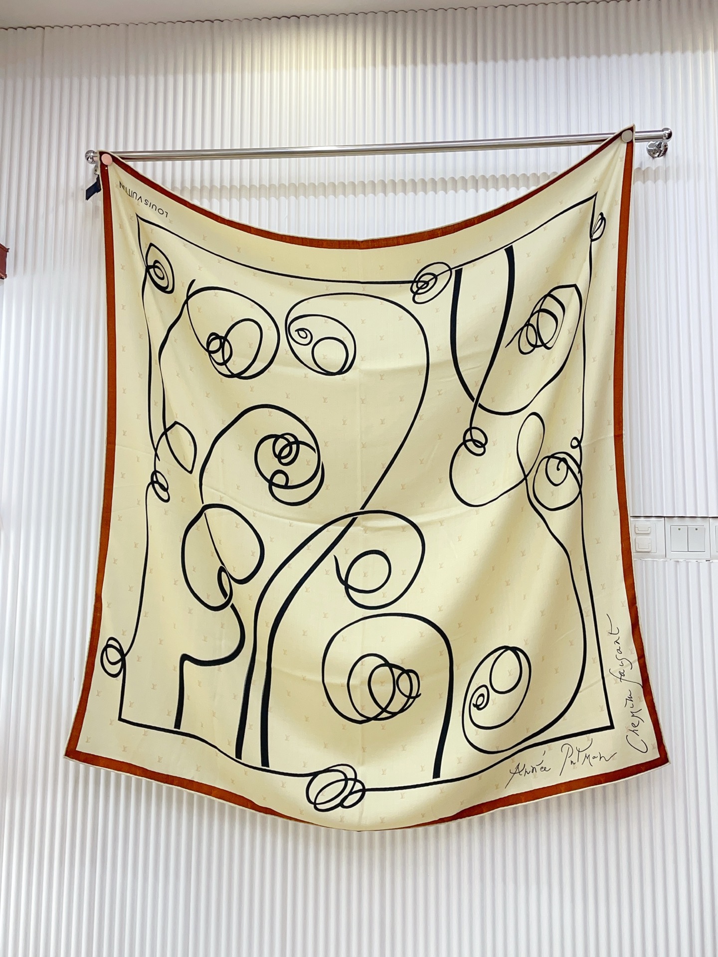 ✨✨【双面同色 丝毛款】L家羊绒新款 买了都说好看‼️推荐💕双面同色羊绒方巾‼️驴家ZG爆款🎁💟立体呈现