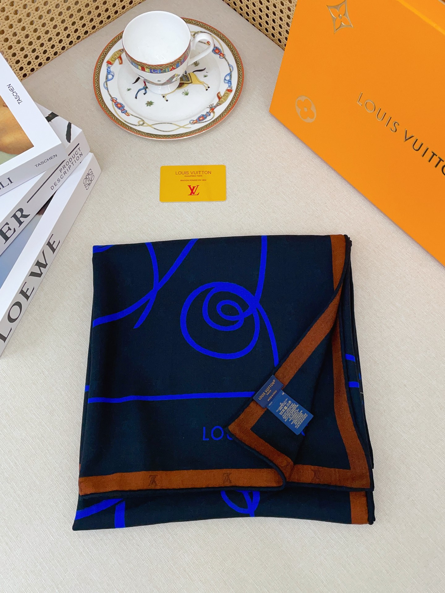 ✨✨【双面同色 丝毛款】L家羊绒新款 买了都说好看‼️推荐💕双面同色羊绒方巾‼️驴家ZG爆款🎁💟立体呈现