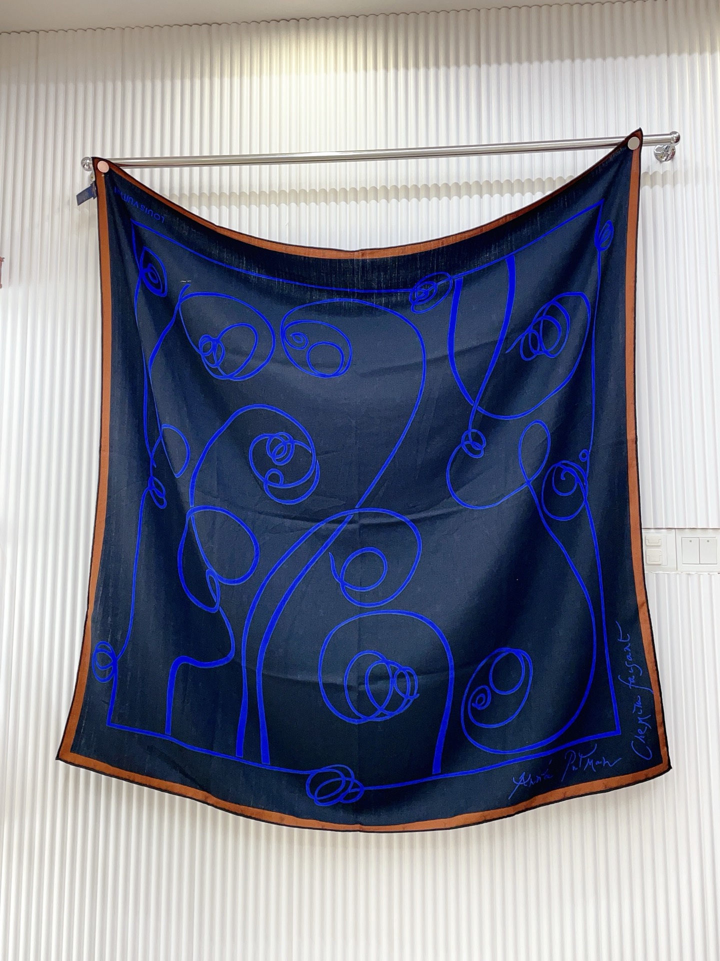 ✨✨【双面同色 丝毛款】L家羊绒新款 买了都说好看‼️推荐💕双面同色羊绒方巾‼️驴家ZG爆款🎁💟立体呈现