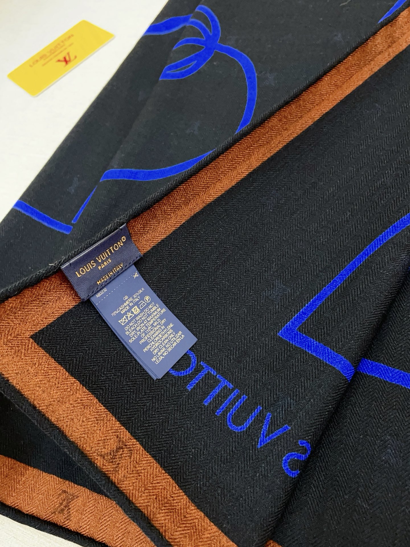 ✨✨【双面同色 丝毛款】L家羊绒新款 买了都说好看‼️推荐💕双面同色羊绒方巾‼️驴家ZG爆款🎁💟立体呈现