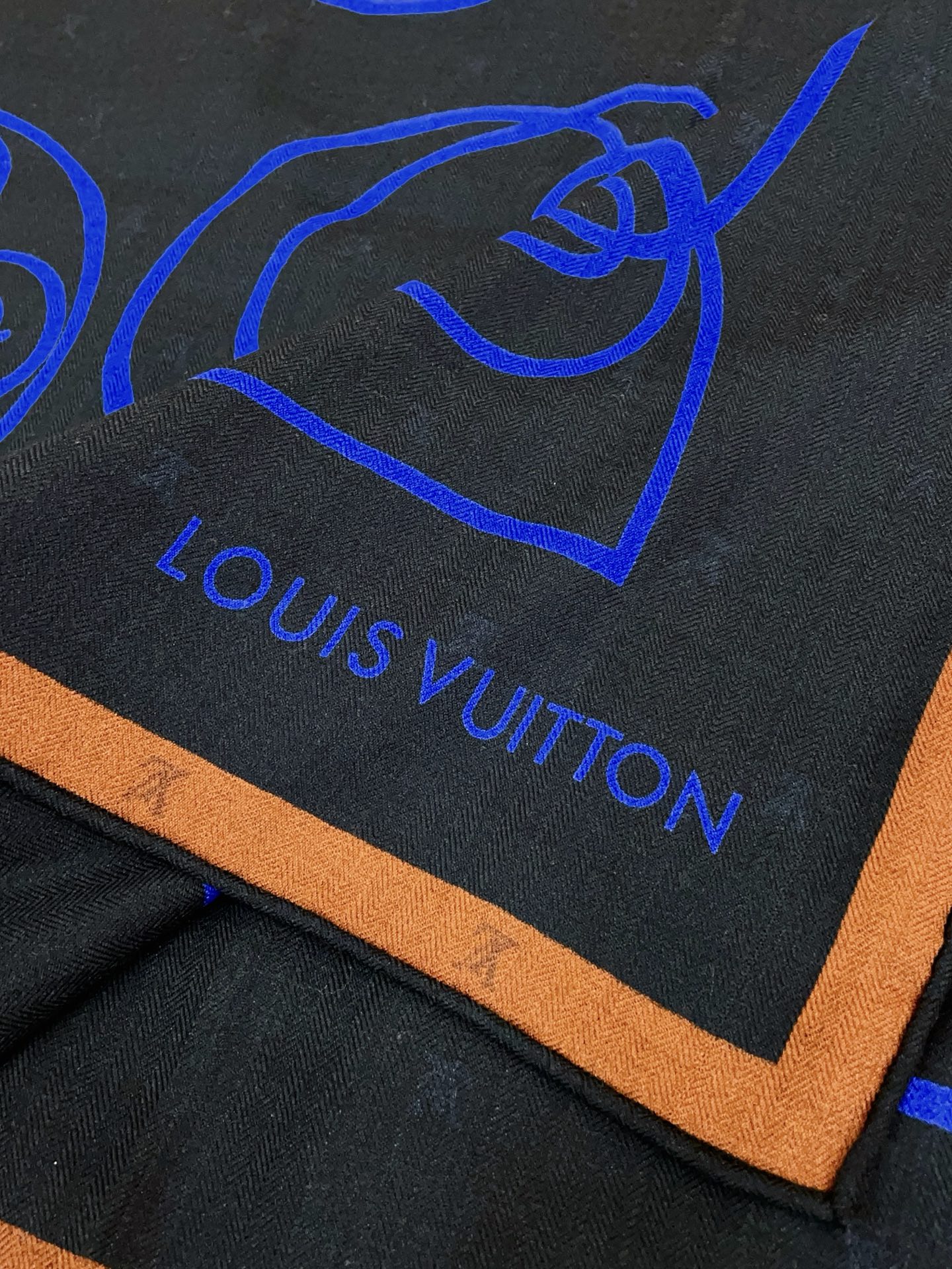 ✨✨【双面同色 丝毛款】L家羊绒新款 买了都说好看‼️推荐💕双面同色羊绒方巾‼️驴家ZG爆款🎁💟立体呈现