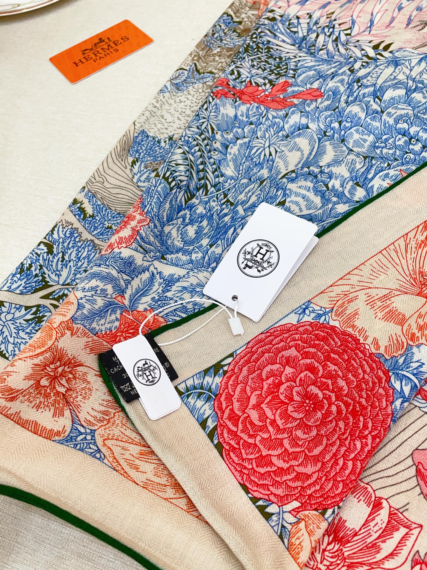 ✨✨【双面同色 丝毛款】H家羊绒新款 买了都说好看‼️推荐💕【回归自然 140】羊绒方巾‼️H家ZG爆款