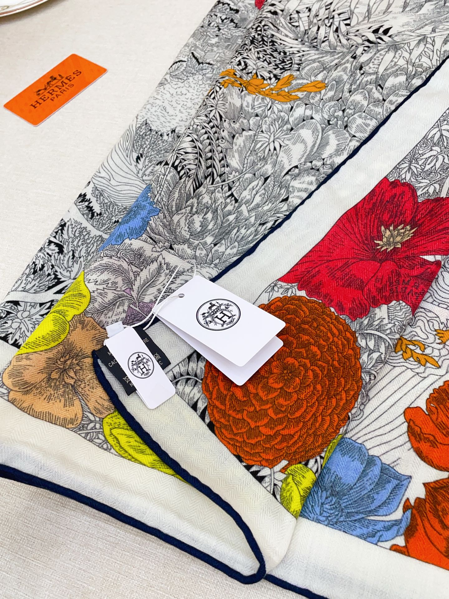 ✨✨【双面同色 丝毛款】H家羊绒新款 买了都说好看‼️推荐💕【回归自然 140】羊绒方巾‼️H家ZG爆款