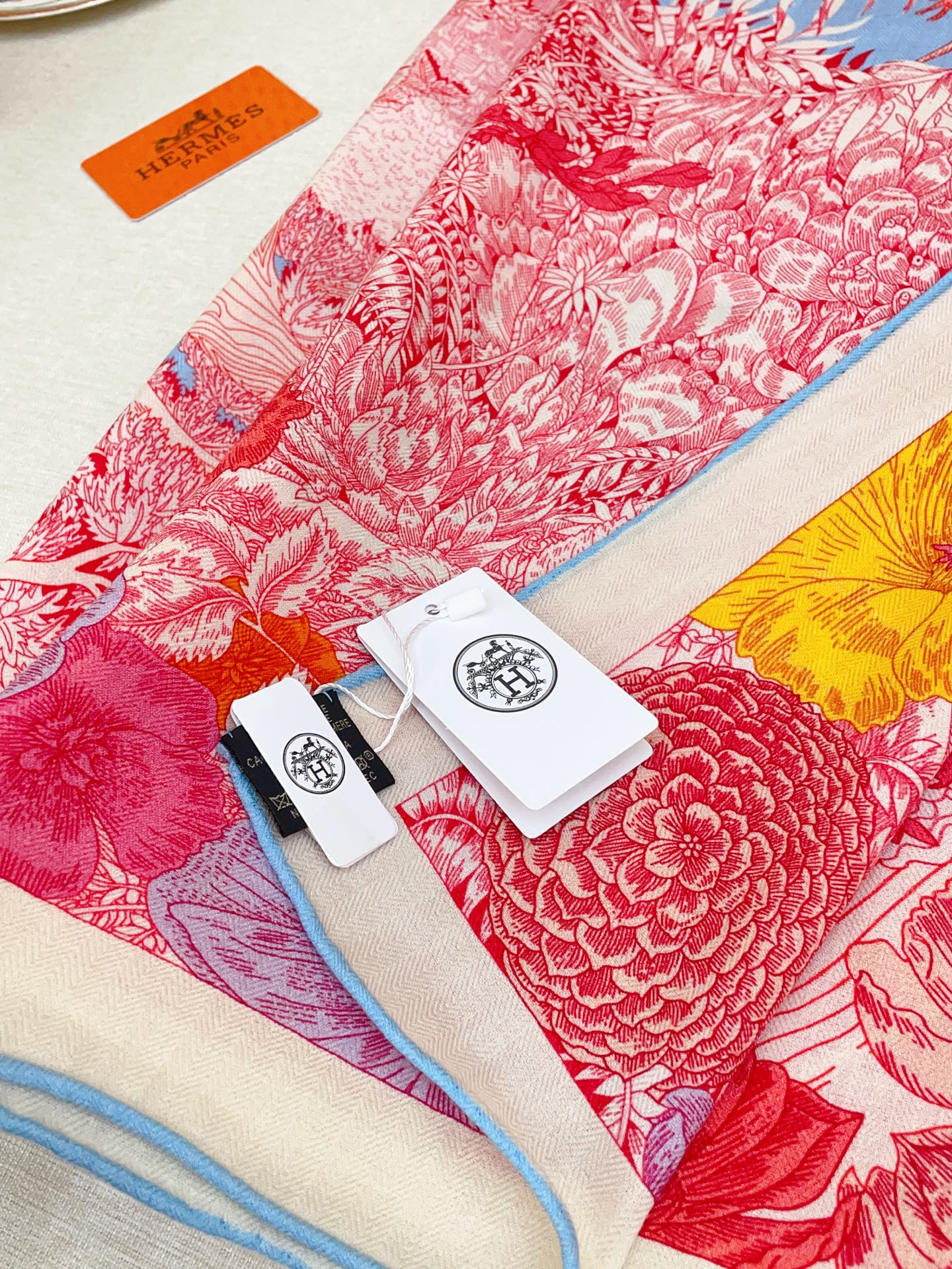 ✨✨【双面同色 丝毛款】H家羊绒新款 买了都说好看‼️推荐💕【回归自然 140】羊绒方巾‼️H家ZG爆款