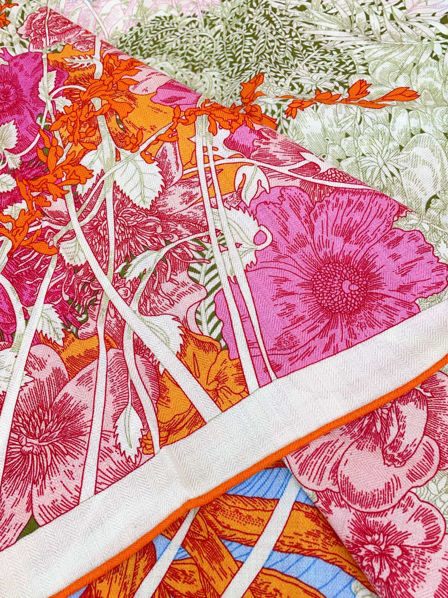 ✨✨【双面同色 丝毛款】H家羊绒新款 买了都说好看‼️推荐💕【回归自然 140】羊绒方巾‼️H家ZG爆款