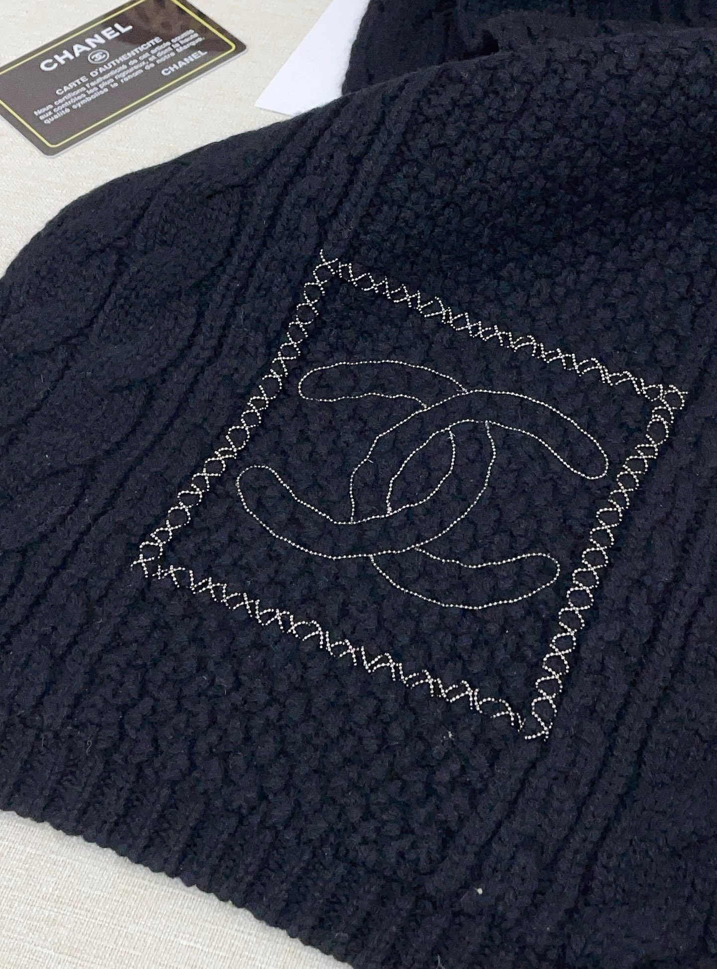 ✨✨小香针织羊绒长巾👏💙搭配手工串珠🏠顶级原单正品旷世绝美，顶级高端货👼【绝对值得珍藏👍】👏小香家绝美百