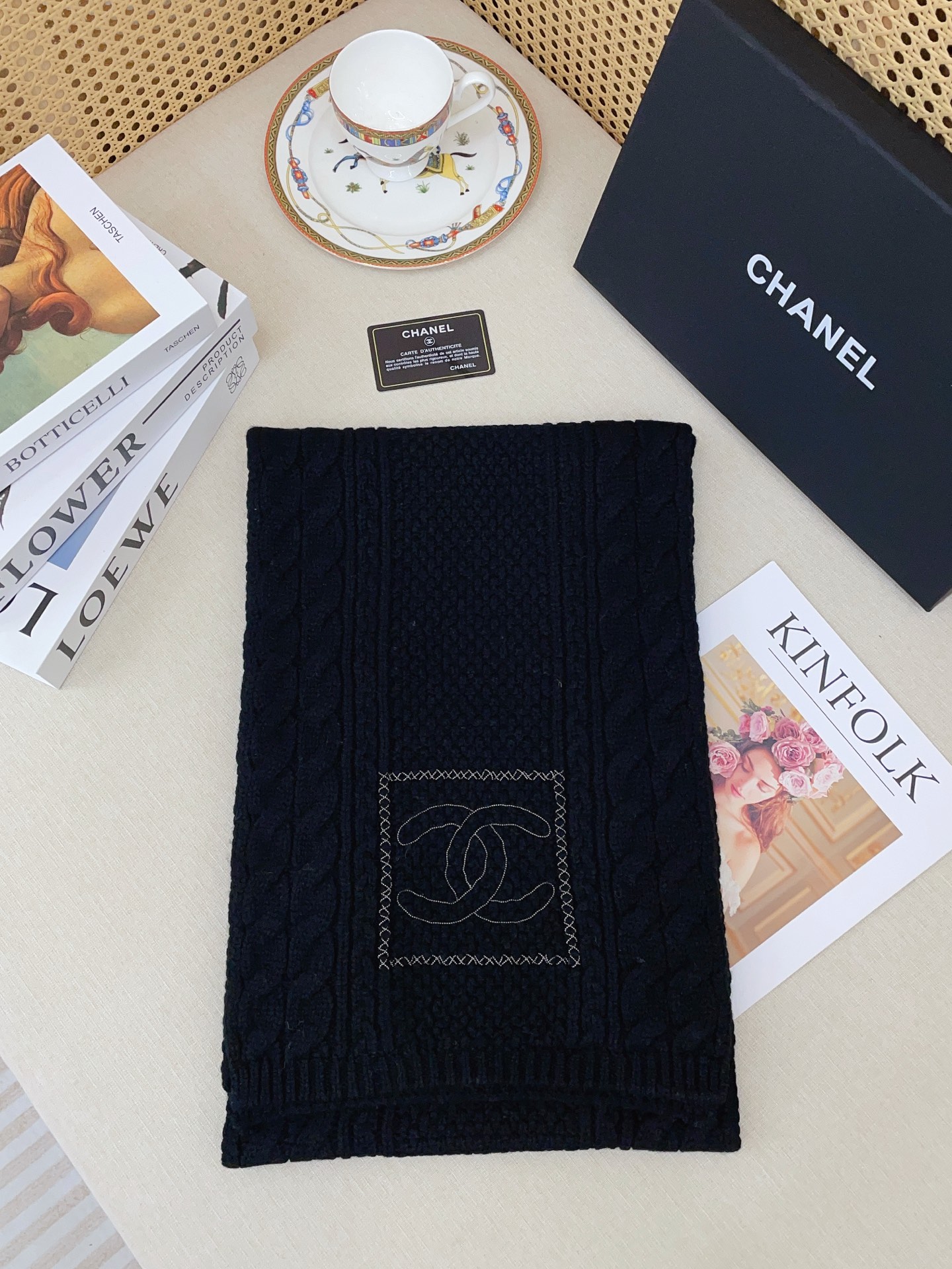 ✨✨小香针织羊绒长巾👏💙搭配手工串珠🏠顶级原单正品旷世绝美，顶级高端货👼【绝对值得珍藏👍】👏小香家绝美百