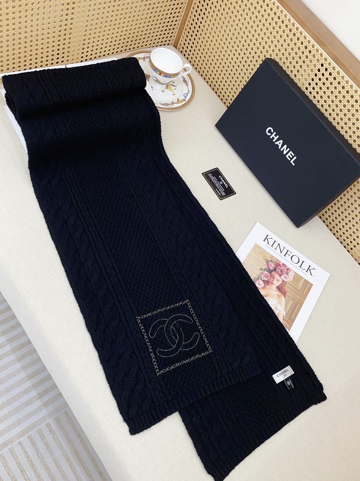 ✨✨小香针织羊绒长巾👏💙搭配手工串珠🏠顶级原单正品旷世绝美，顶级高端货👼【绝对值得珍藏👍】👏小香家绝美百