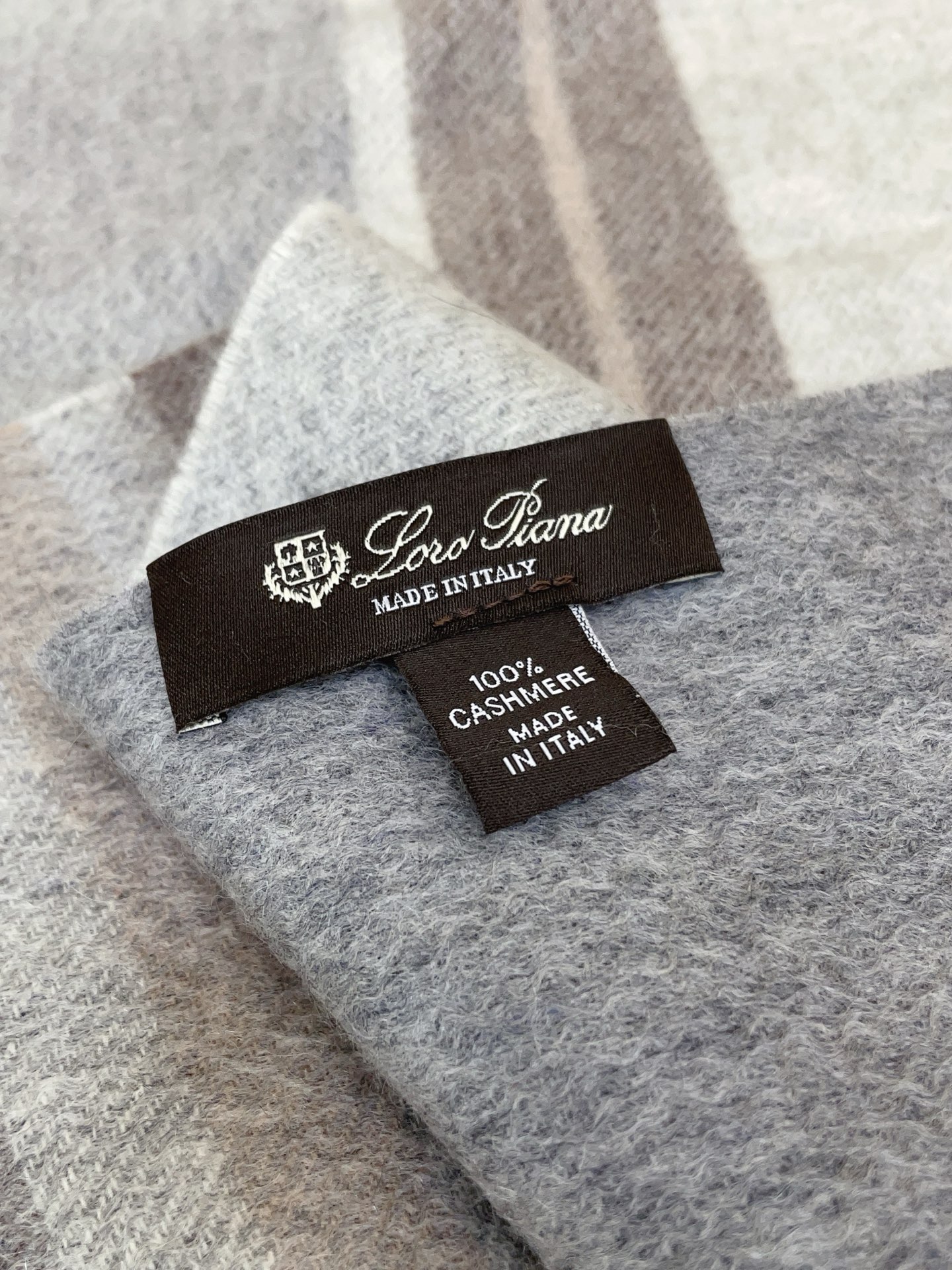 ✨✨【全羊绒款】Loro Piana · 诺悠翩雅送人自留都太高大上了😍重磅上新，爆款爆款，渠道极品硬货