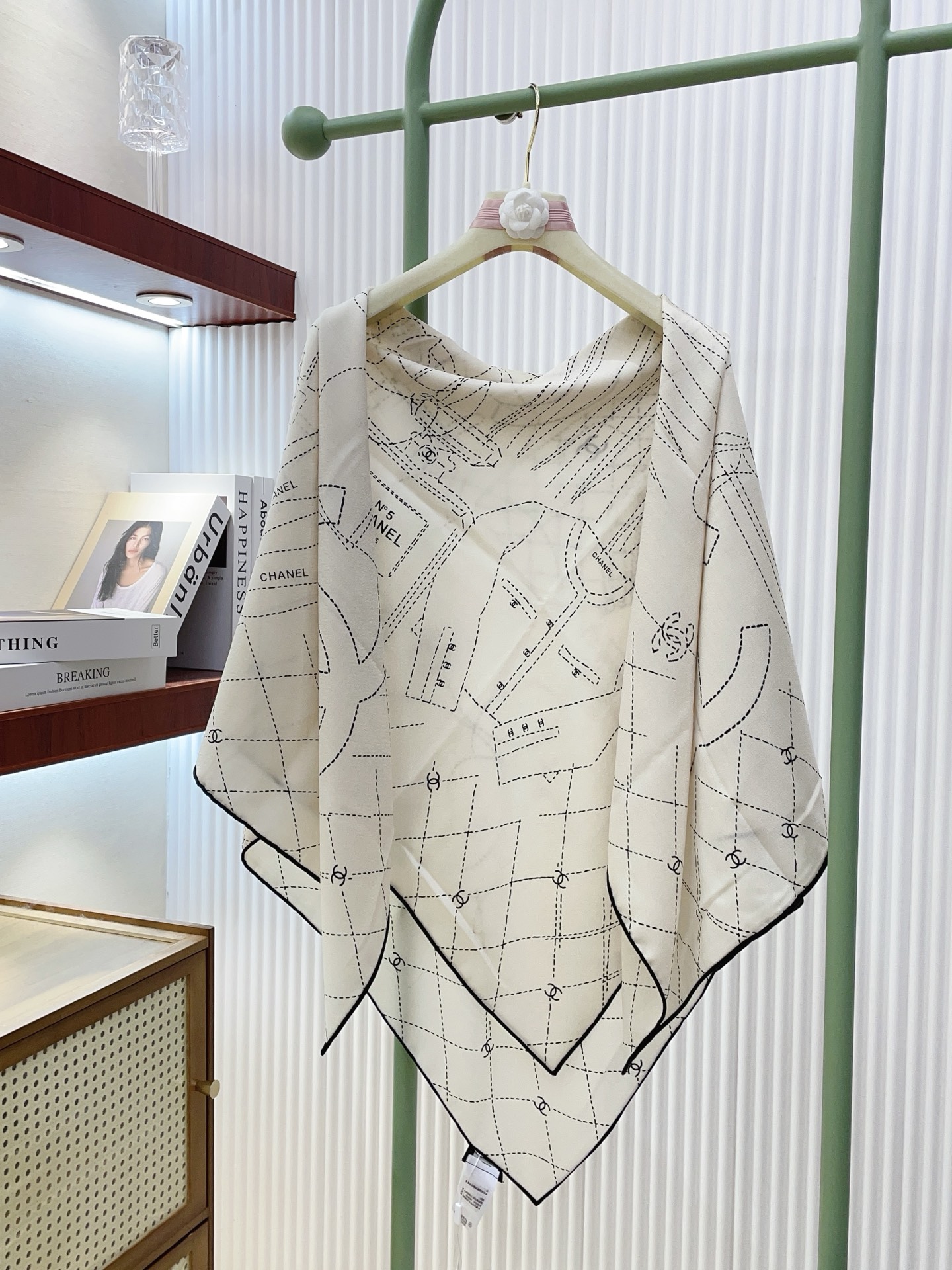 ✨✨【双面同色 丝毛款】小香 羊绒方巾‼️抢‼️VIP推荐 ‼️👍下手一定要快【高端 大爱 ‼️纯羊绒 