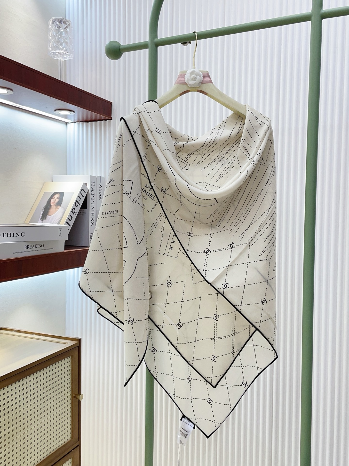 ✨✨【双面同色 丝毛款】小香 羊绒方巾‼️抢‼️VIP推荐 ‼️👍下手一定要快【高端 大爱 ‼️纯羊绒 