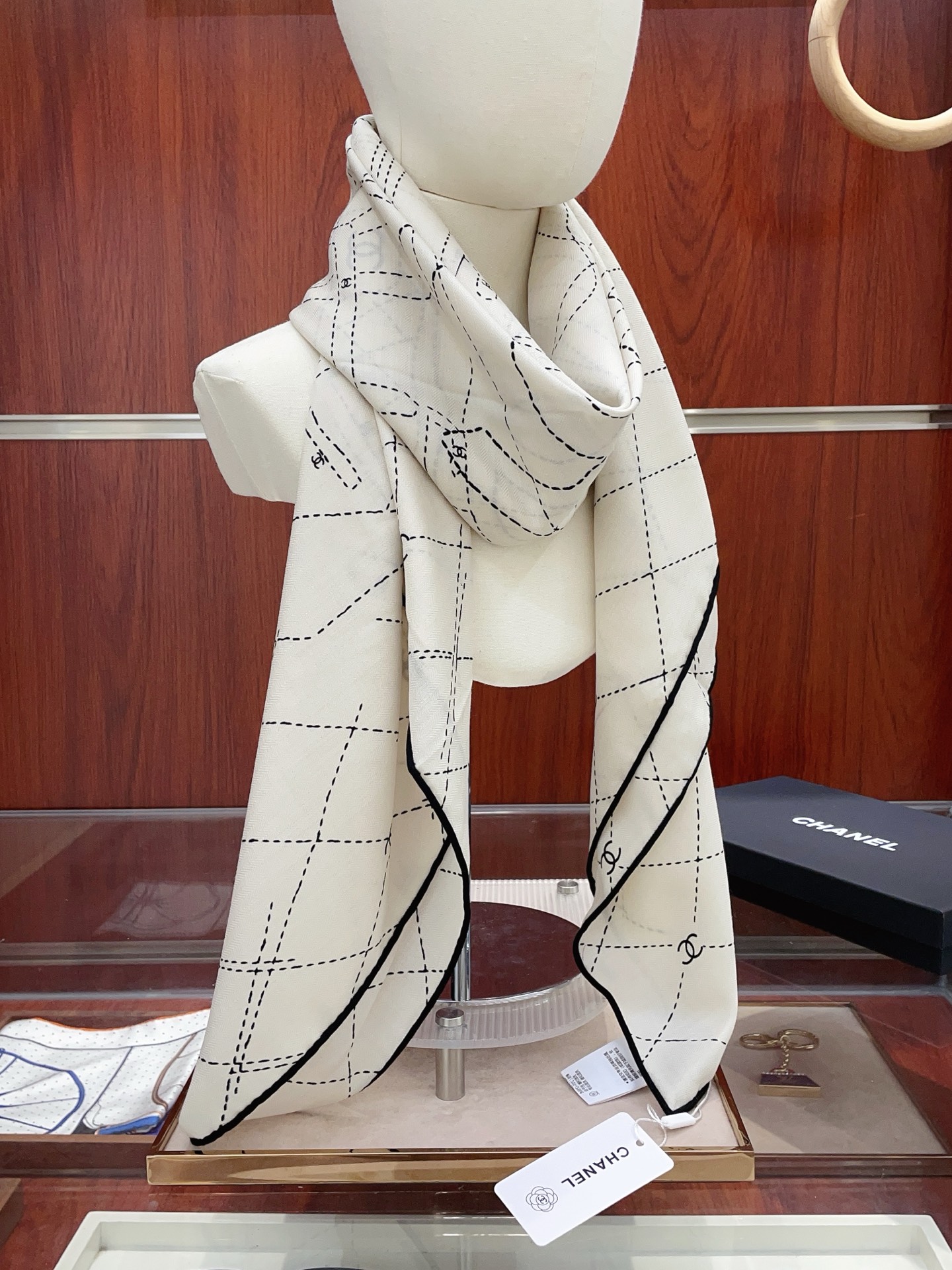 ✨✨【双面同色 丝毛款】小香 羊绒方巾‼️抢‼️VIP推荐 ‼️👍下手一定要快【高端 大爱 ‼️纯羊绒 