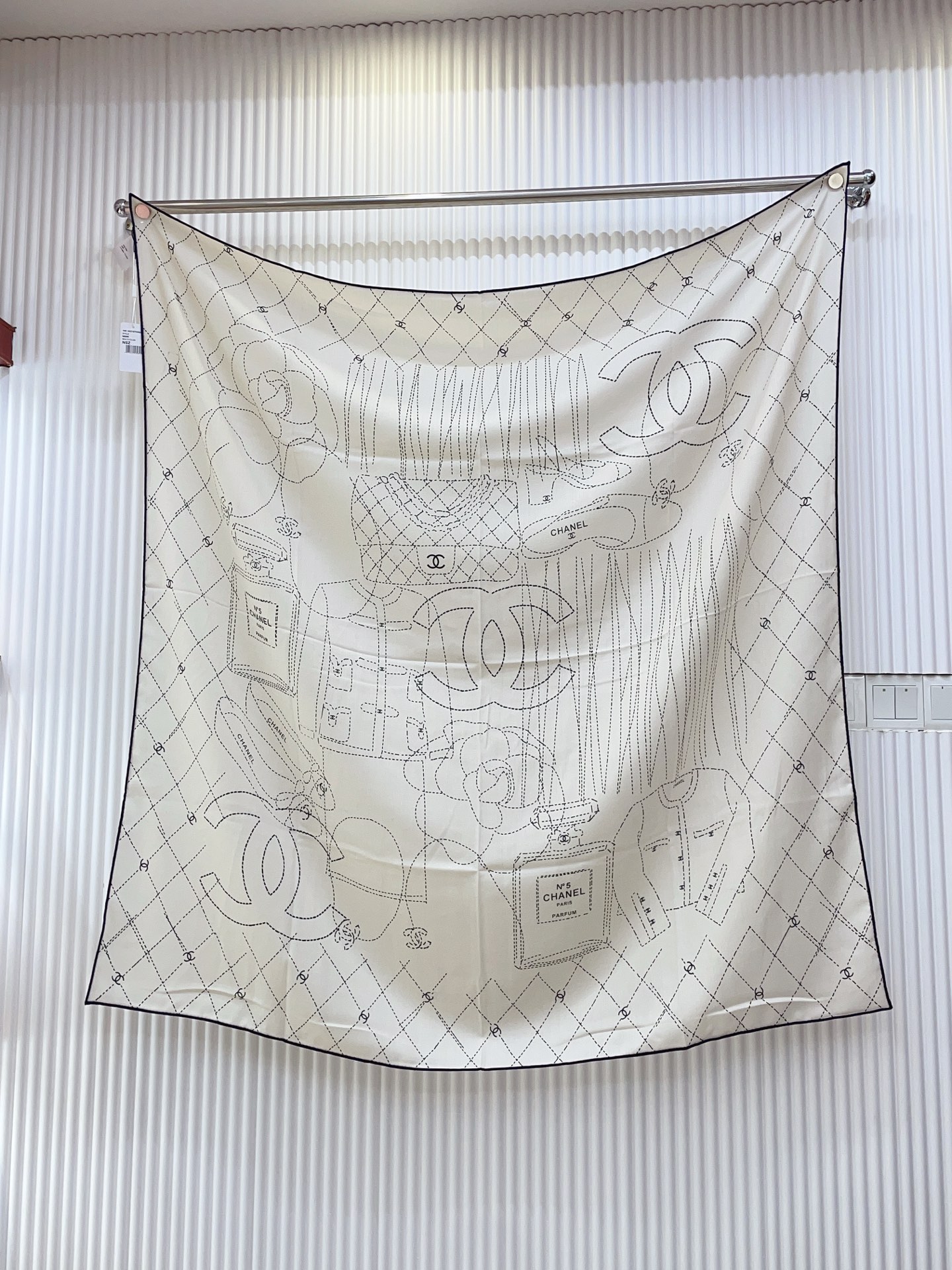 ✨✨【双面同色 丝毛款】小香 羊绒方巾‼️抢‼️VIP推荐 ‼️👍下手一定要快【高端 大爱 ‼️纯羊绒 