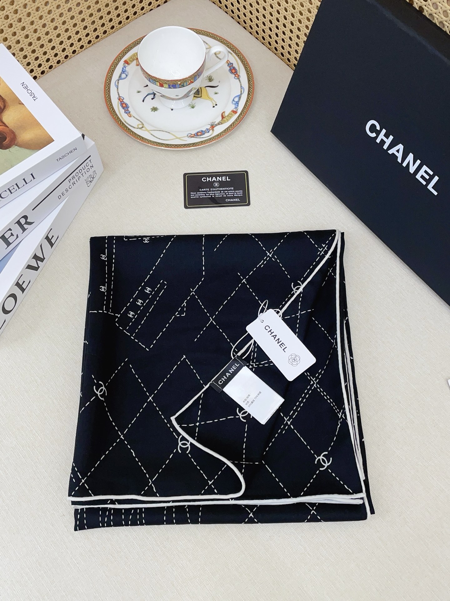 ✨✨【双面同色 丝毛款】小香 羊绒方巾‼️抢‼️VIP推荐 ‼️👍下手一定要快【高端 大爱 ‼️纯羊绒 