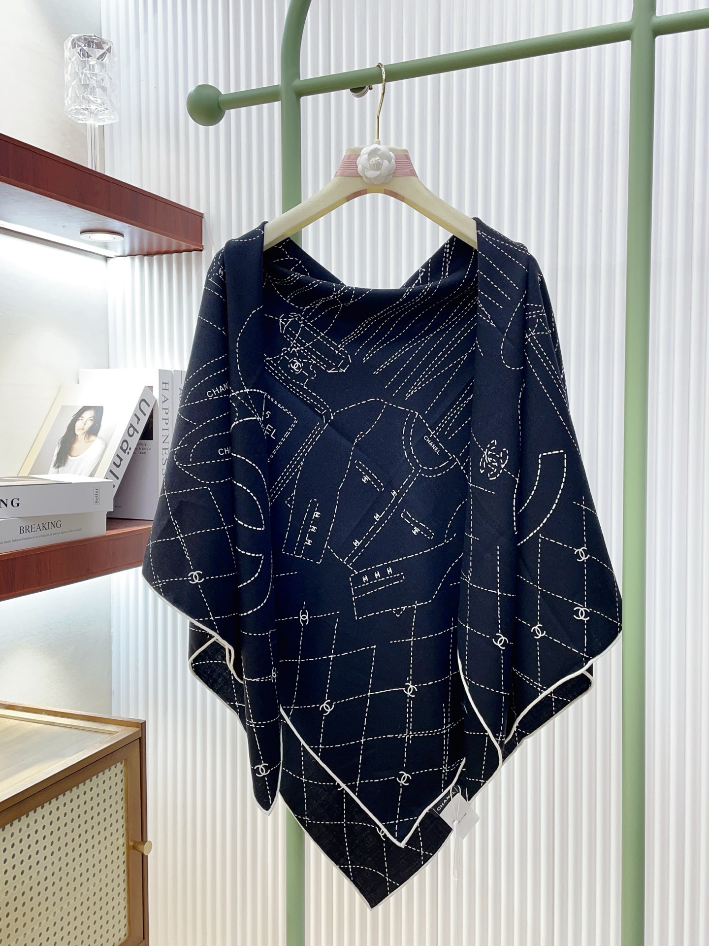 ✨✨【双面同色 丝毛款】小香 羊绒方巾‼️抢‼️VIP推荐 ‼️👍下手一定要快【高端 大爱 ‼️纯羊绒 