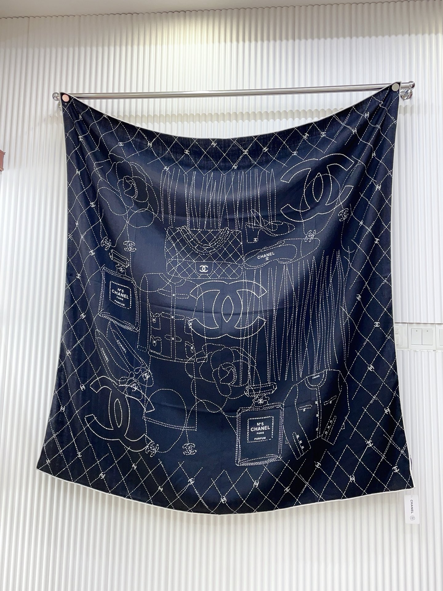 ✨✨【双面同色 丝毛款】小香 羊绒方巾‼️抢‼️VIP推荐 ‼️👍下手一定要快【高端 大爱 ‼️纯羊绒 