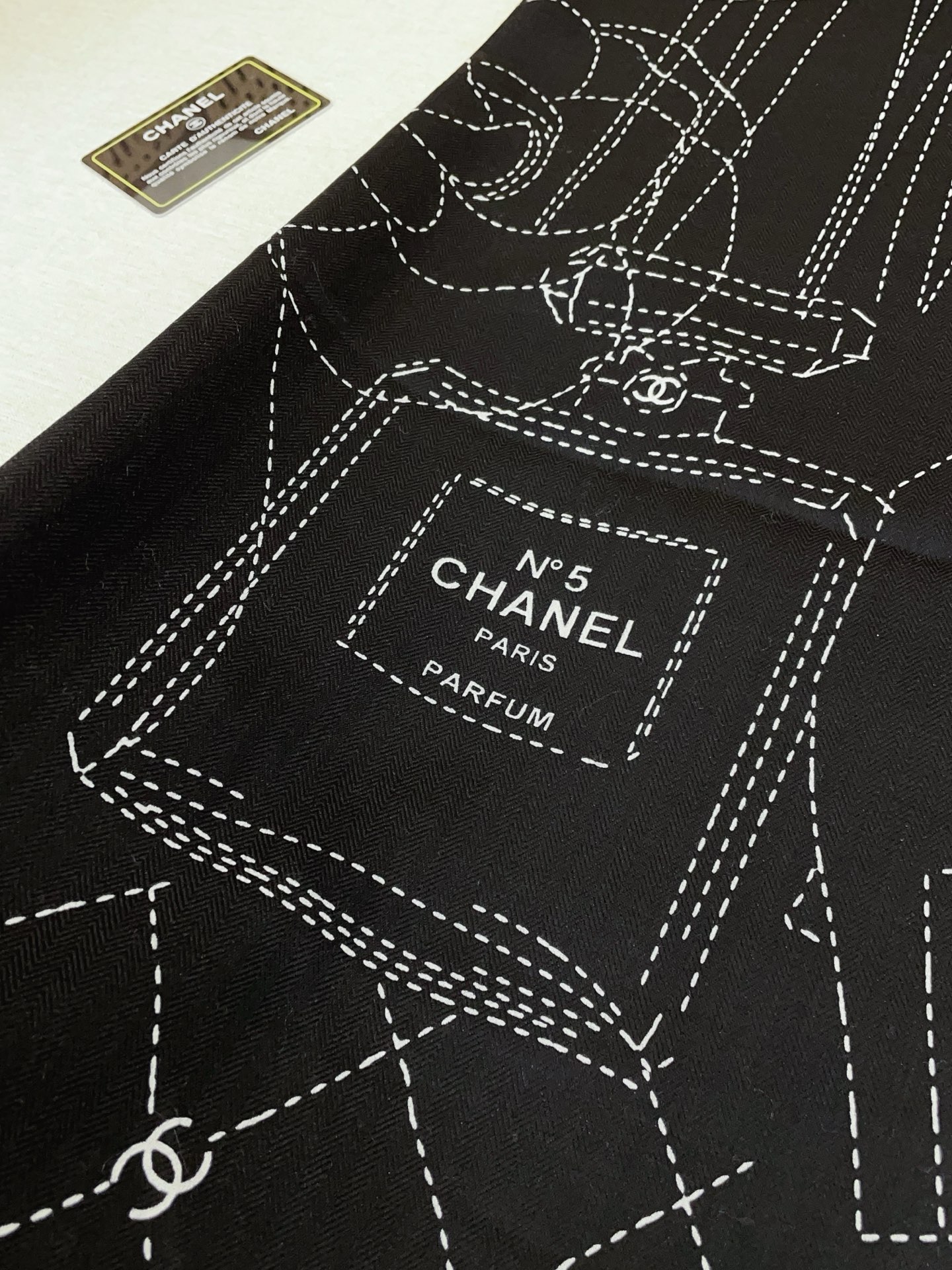 ✨✨【双面同色 丝毛款】小香 羊绒方巾‼️抢‼️VIP推荐 ‼️👍下手一定要快【高端 大爱 ‼️纯羊绒 