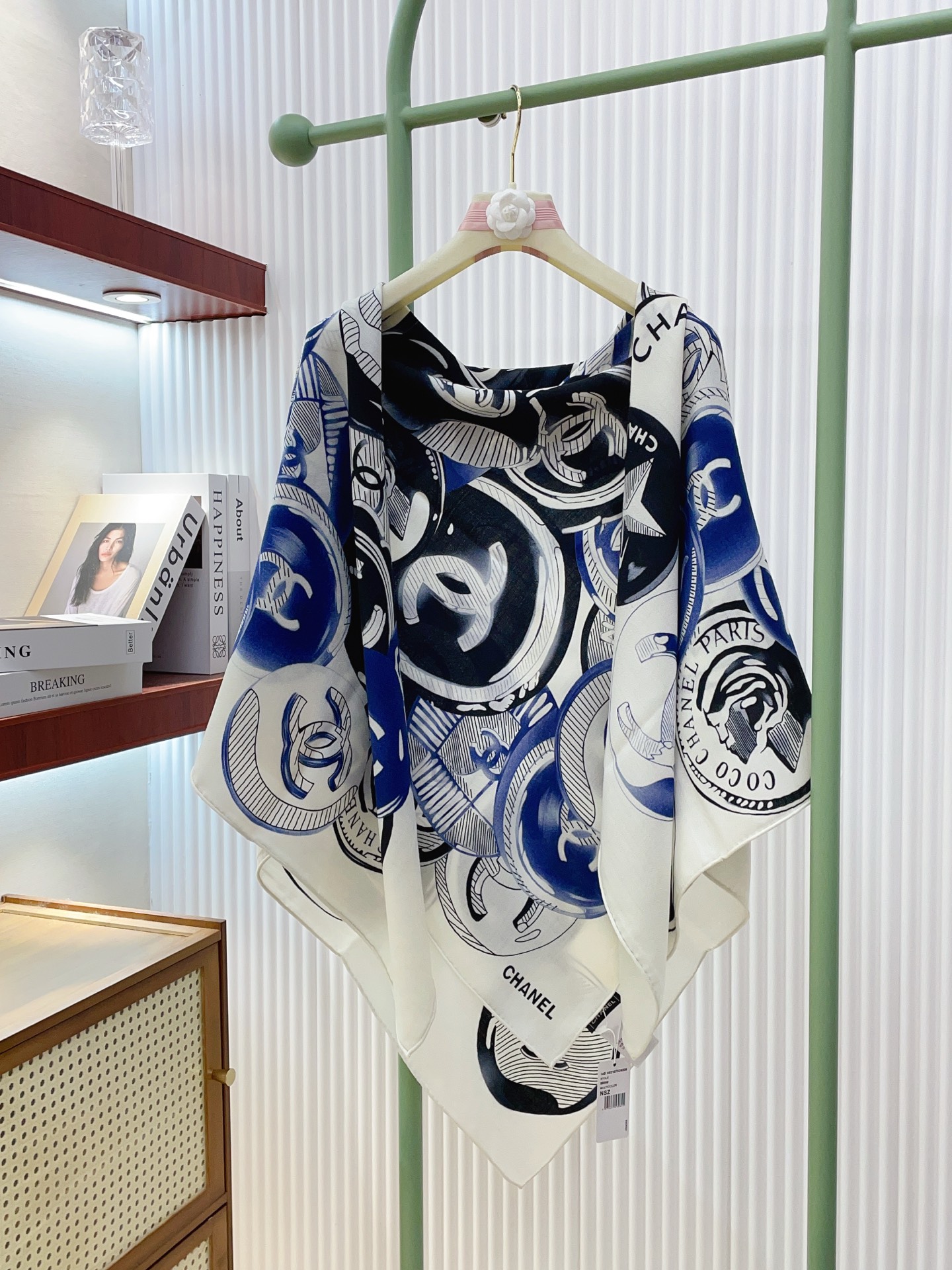 ✨✨【双面同色 丝毛款】小香 羊绒方巾‼️抢‼️VIP推荐 ‼️👍下手一定要快【高端 大爱 ‼️纯羊绒 