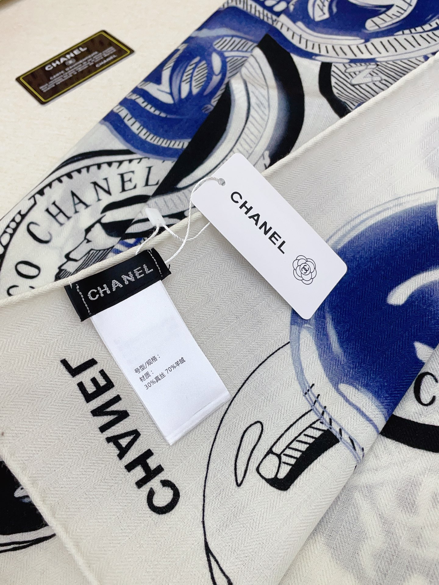 ✨✨【双面同色 丝毛款】小香 羊绒方巾‼️抢‼️VIP推荐 ‼️👍下手一定要快【高端 大爱 ‼️纯羊绒 