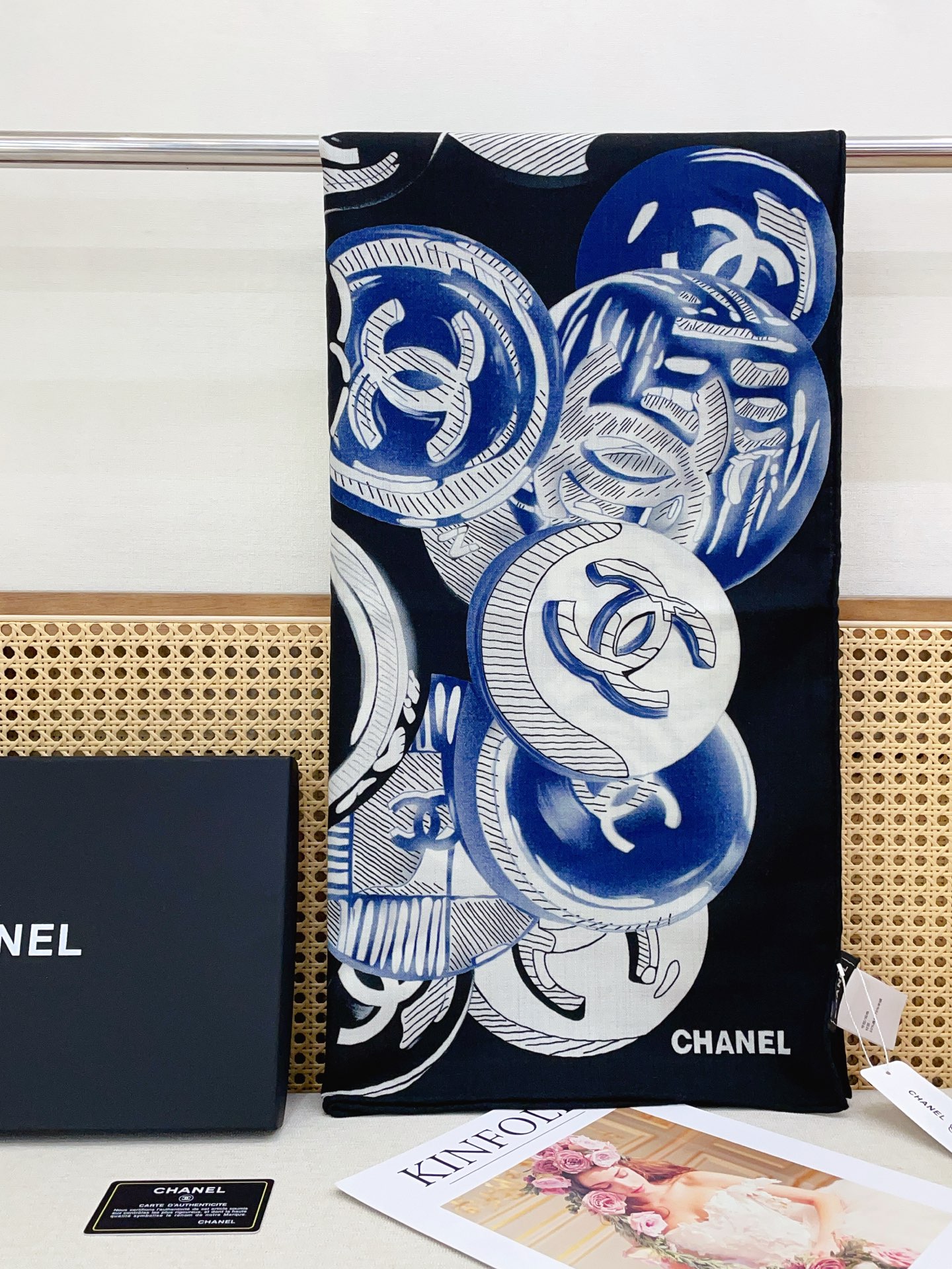 ✨✨【双面同色 丝毛款】小香 羊绒方巾‼️抢‼️VIP推荐 ‼️👍下手一定要快【高端 大爱 ‼️纯羊绒 