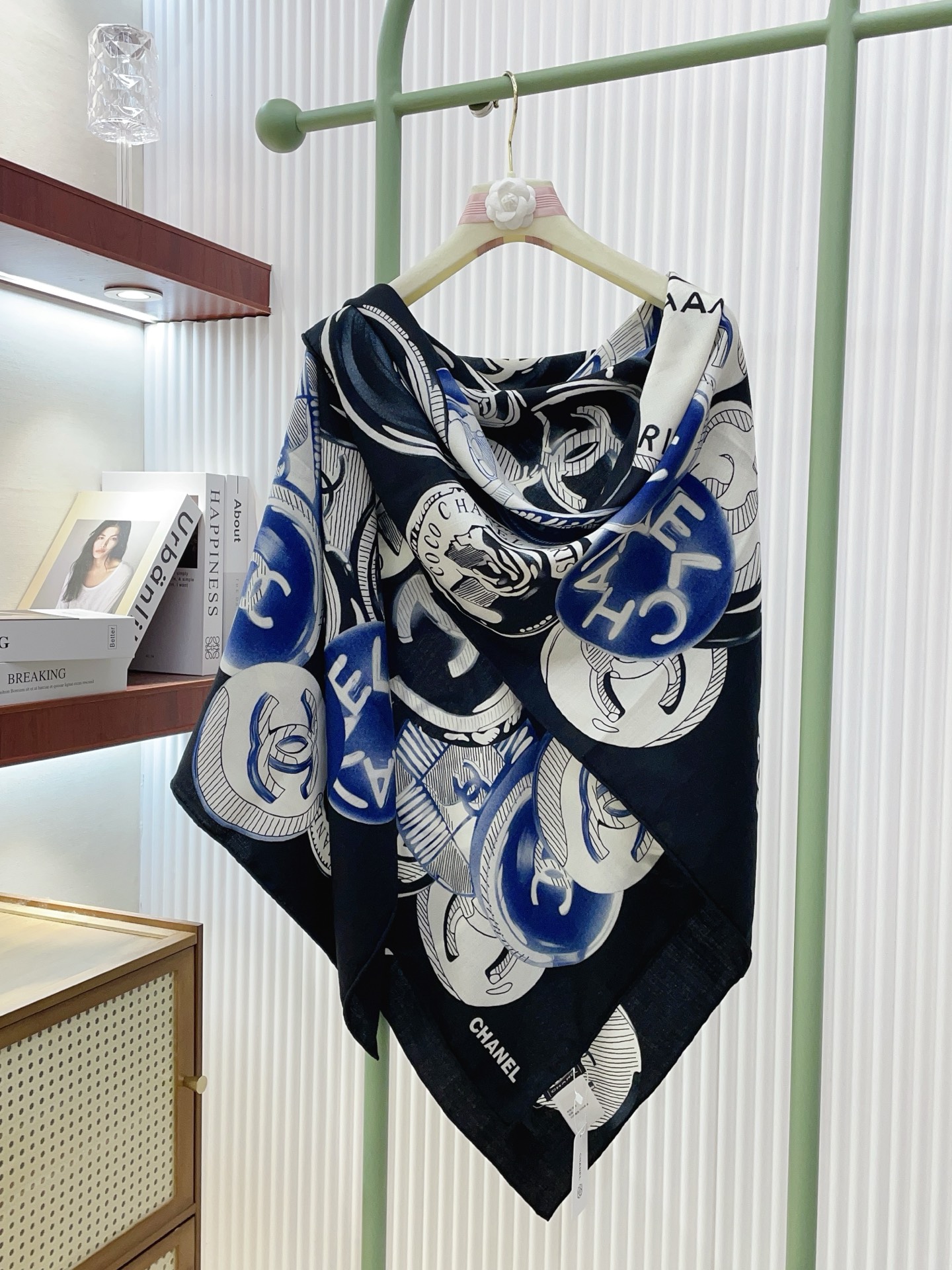 ✨✨【双面同色 丝毛款】小香 羊绒方巾‼️抢‼️VIP推荐 ‼️👍下手一定要快【高端 大爱 ‼️纯羊绒 