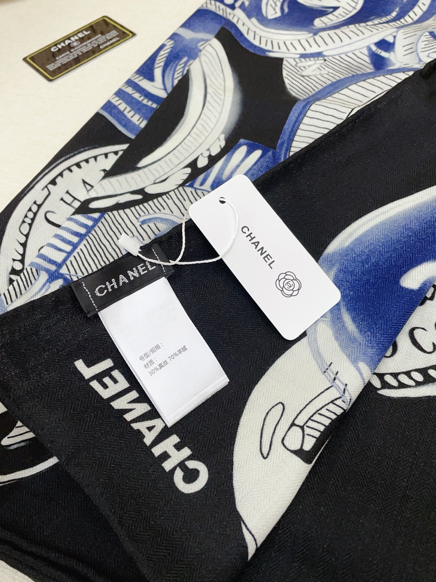 ✨✨【双面同色 丝毛款】小香 羊绒方巾‼️抢‼️VIP推荐 ‼️👍下手一定要快【高端 大爱 ‼️纯羊绒 