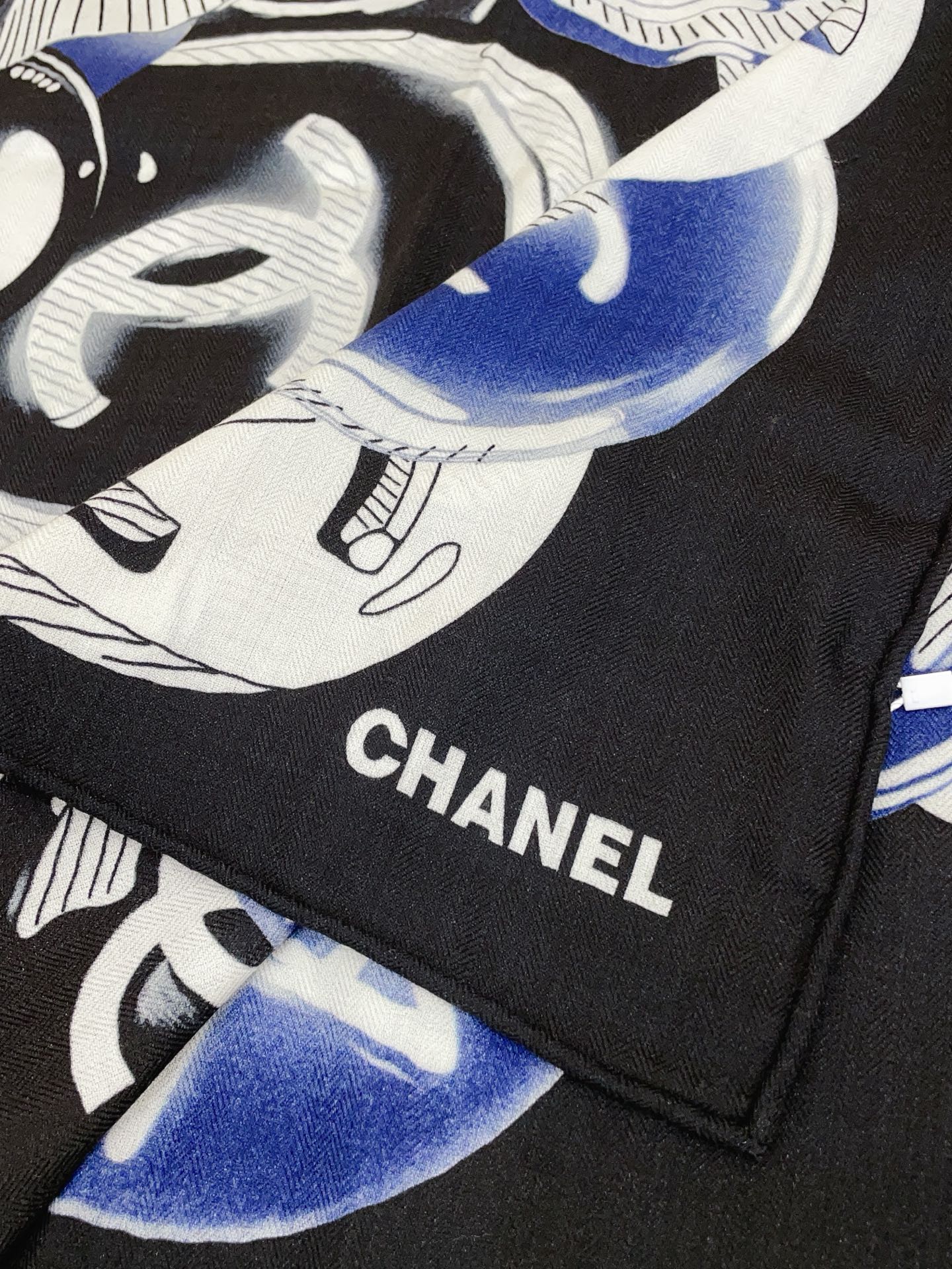 ✨✨【双面同色 丝毛款】小香 羊绒方巾‼️抢‼️VIP推荐 ‼️👍下手一定要快【高端 大爱 ‼️纯羊绒 