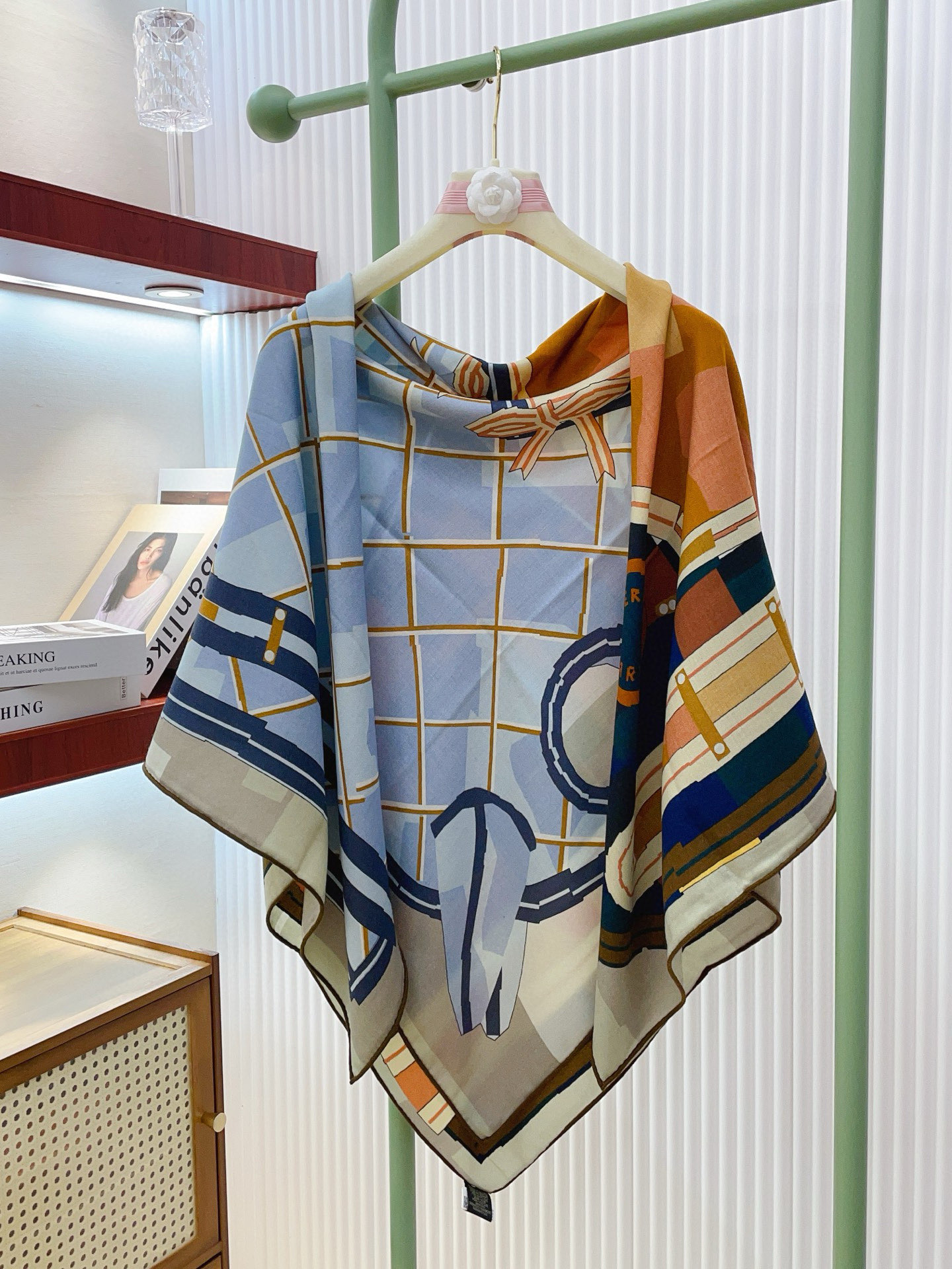 ✨✨【双面同色 丝毛款】H家羊绒新款 买了都说好看‼️推荐💕【格纹马面罩 140】羊绒方巾‼️H家ZG爆