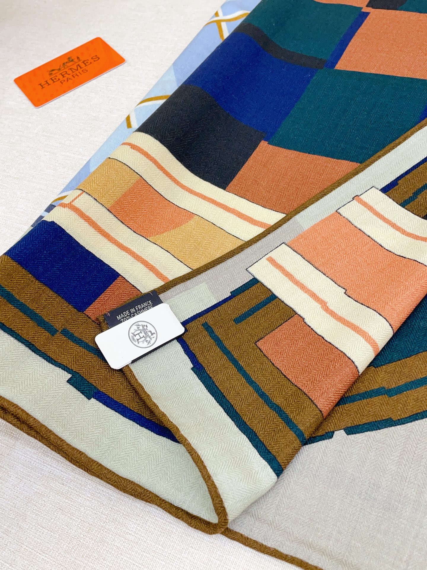 ✨✨【双面同色 丝毛款】H家羊绒新款 买了都说好看‼️推荐💕【格纹马面罩 140】羊绒方巾‼️H家ZG爆