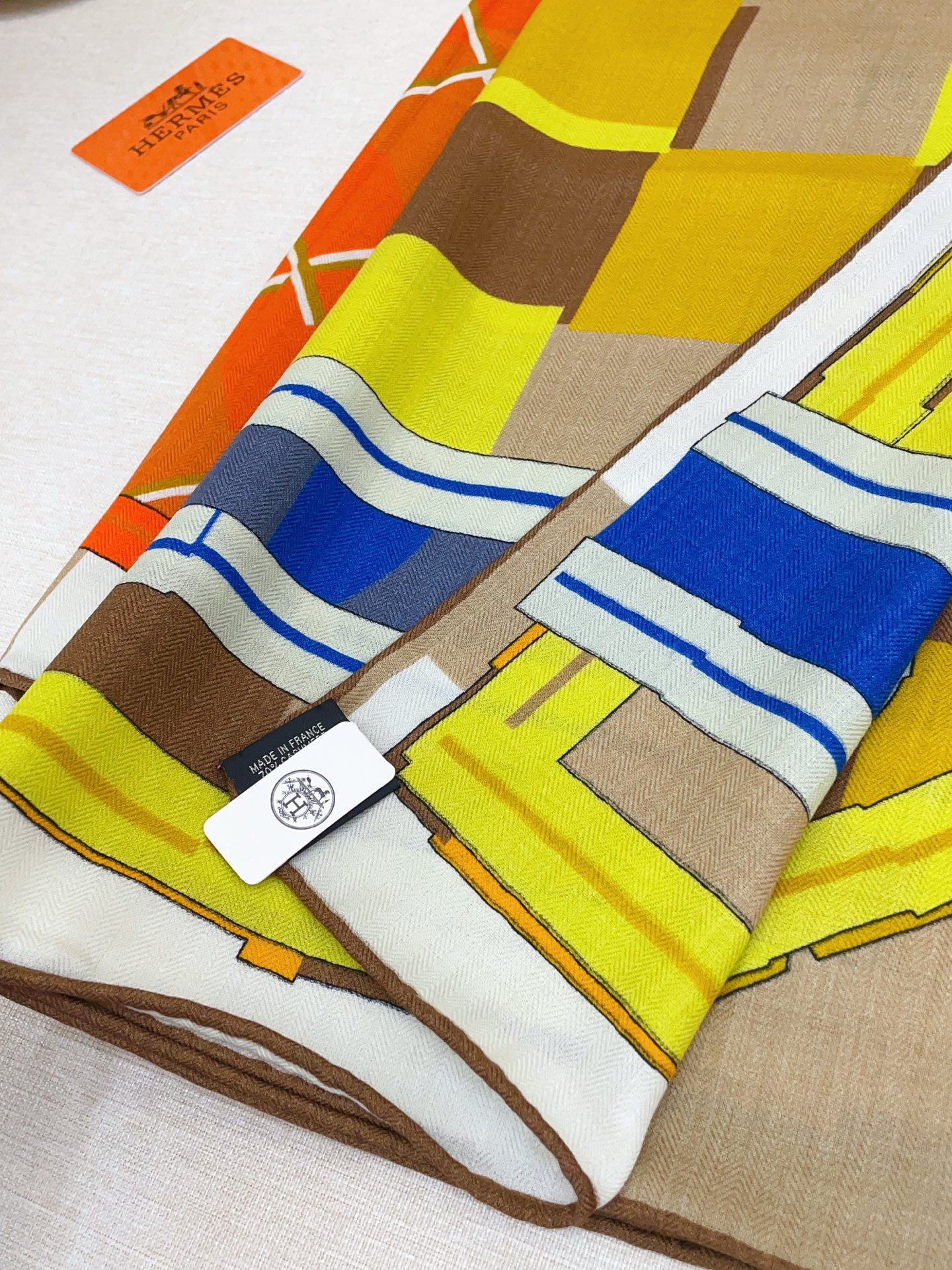 ✨✨【双面同色 丝毛款】H家羊绒新款 买了都说好看‼️推荐💕【格纹马面罩 140】羊绒方巾‼️H家ZG爆