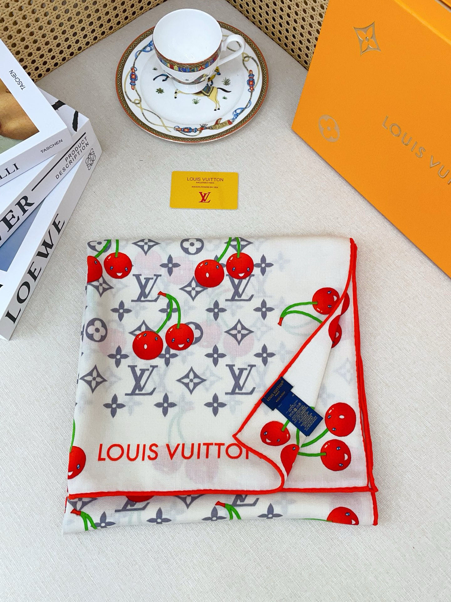 ✨✨【双面同色 丝毛款】L家羊绒新款 买了都说好看‼️推荐💕双面同色羊绒方巾‼️驴家ZG爆款🎁💟立体呈现