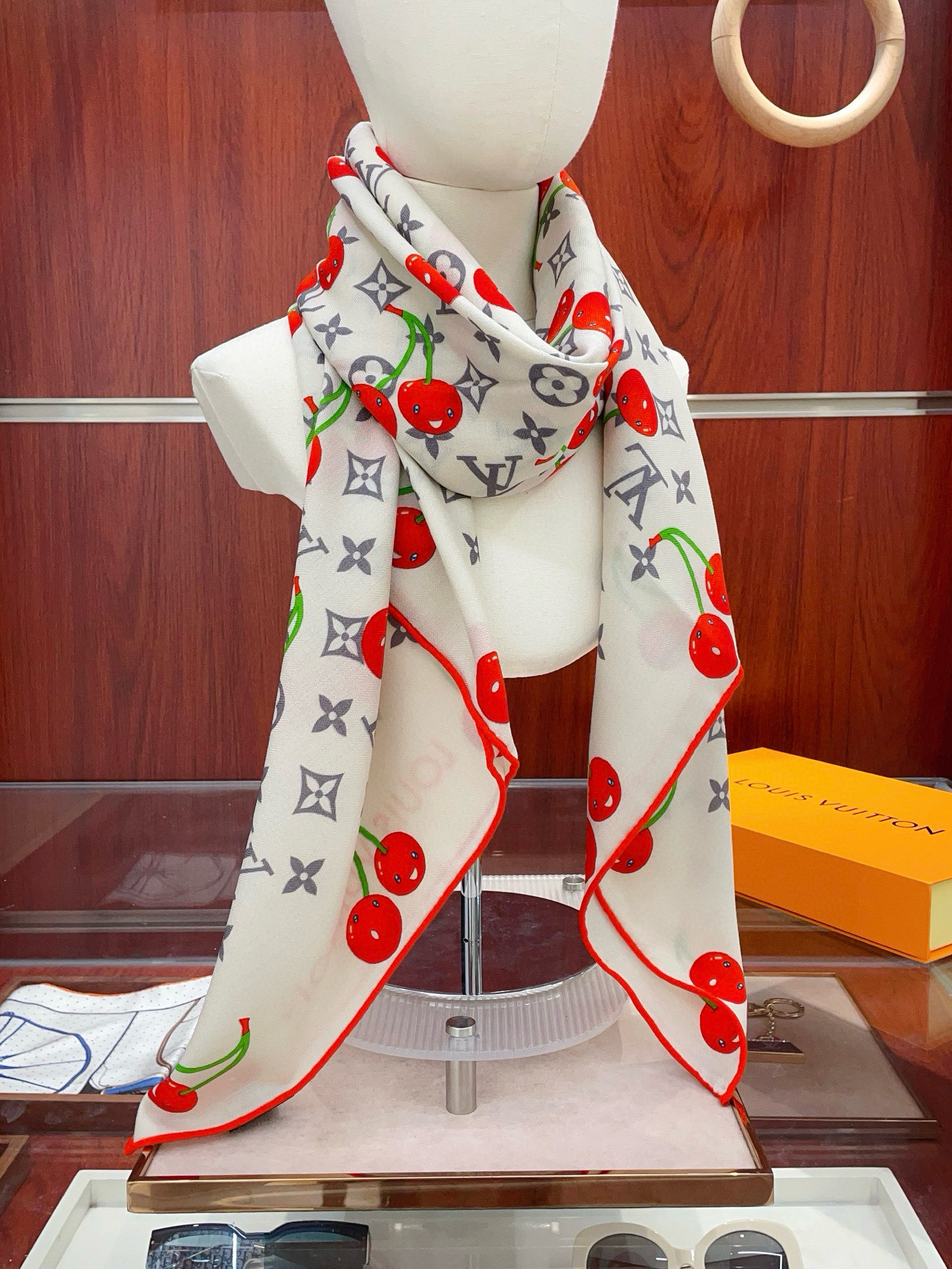 ✨✨【双面同色 丝毛款】L家羊绒新款 买了都说好看‼️推荐💕双面同色羊绒方巾‼️驴家ZG爆款🎁💟立体呈现