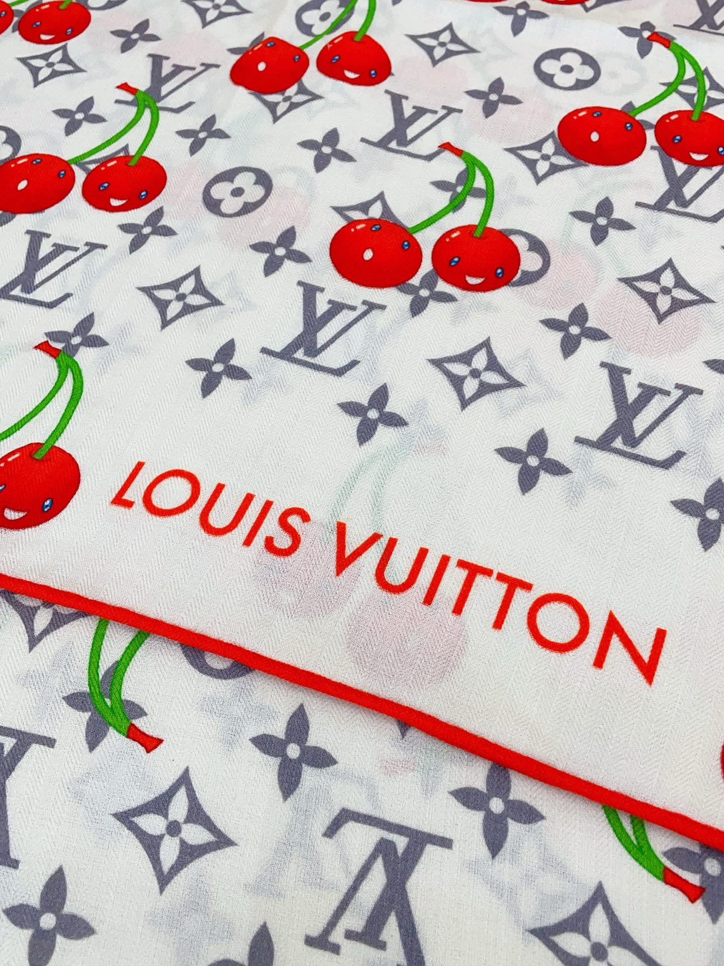 ✨✨【双面同色 丝毛款】L家羊绒新款 买了都说好看‼️推荐💕双面同色羊绒方巾‼️驴家ZG爆款🎁💟立体呈现