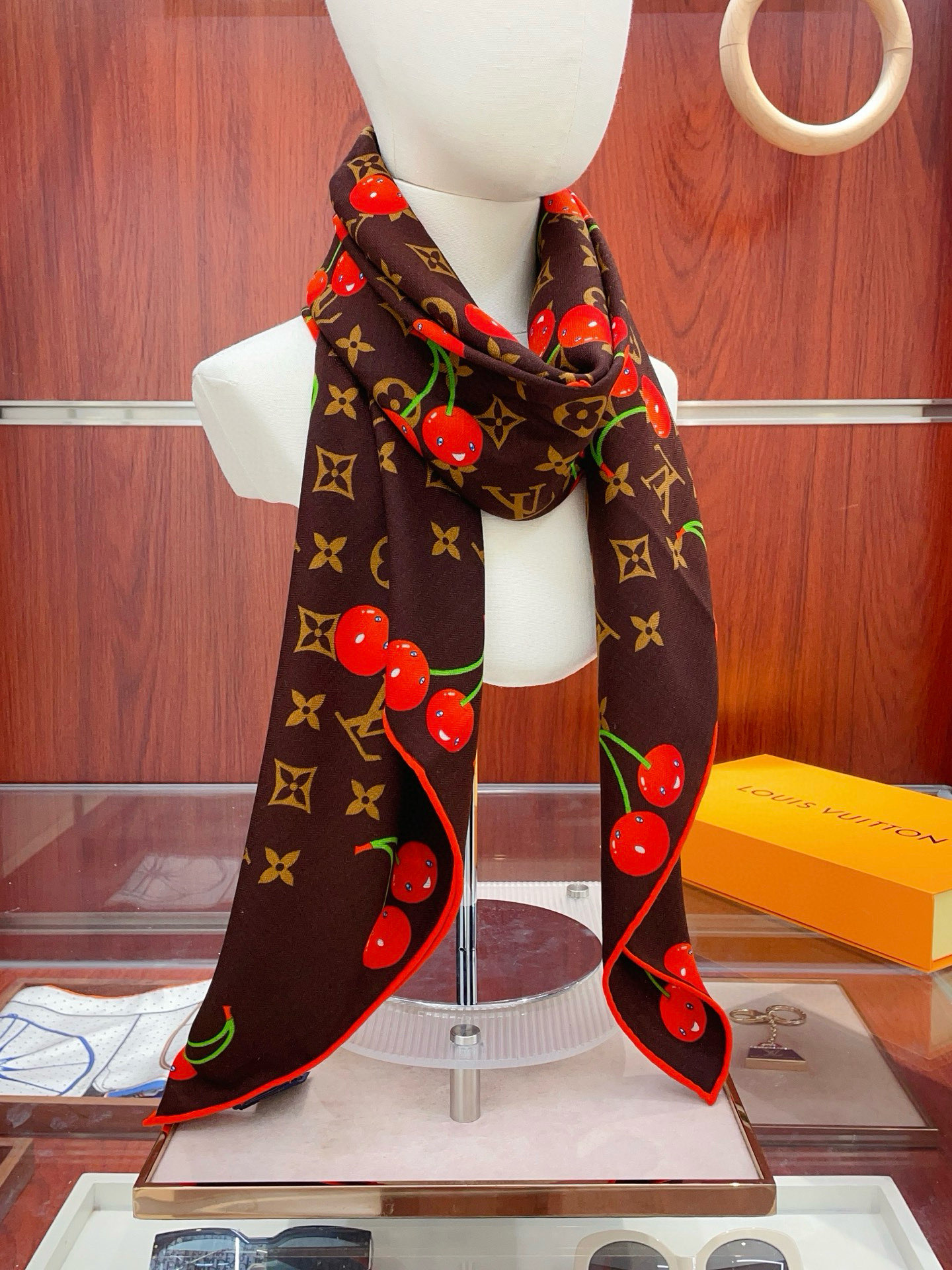 ✨✨【双面同色 丝毛款】L家羊绒新款 买了都说好看‼️推荐💕双面同色羊绒方巾‼️驴家ZG爆款🎁💟立体呈现