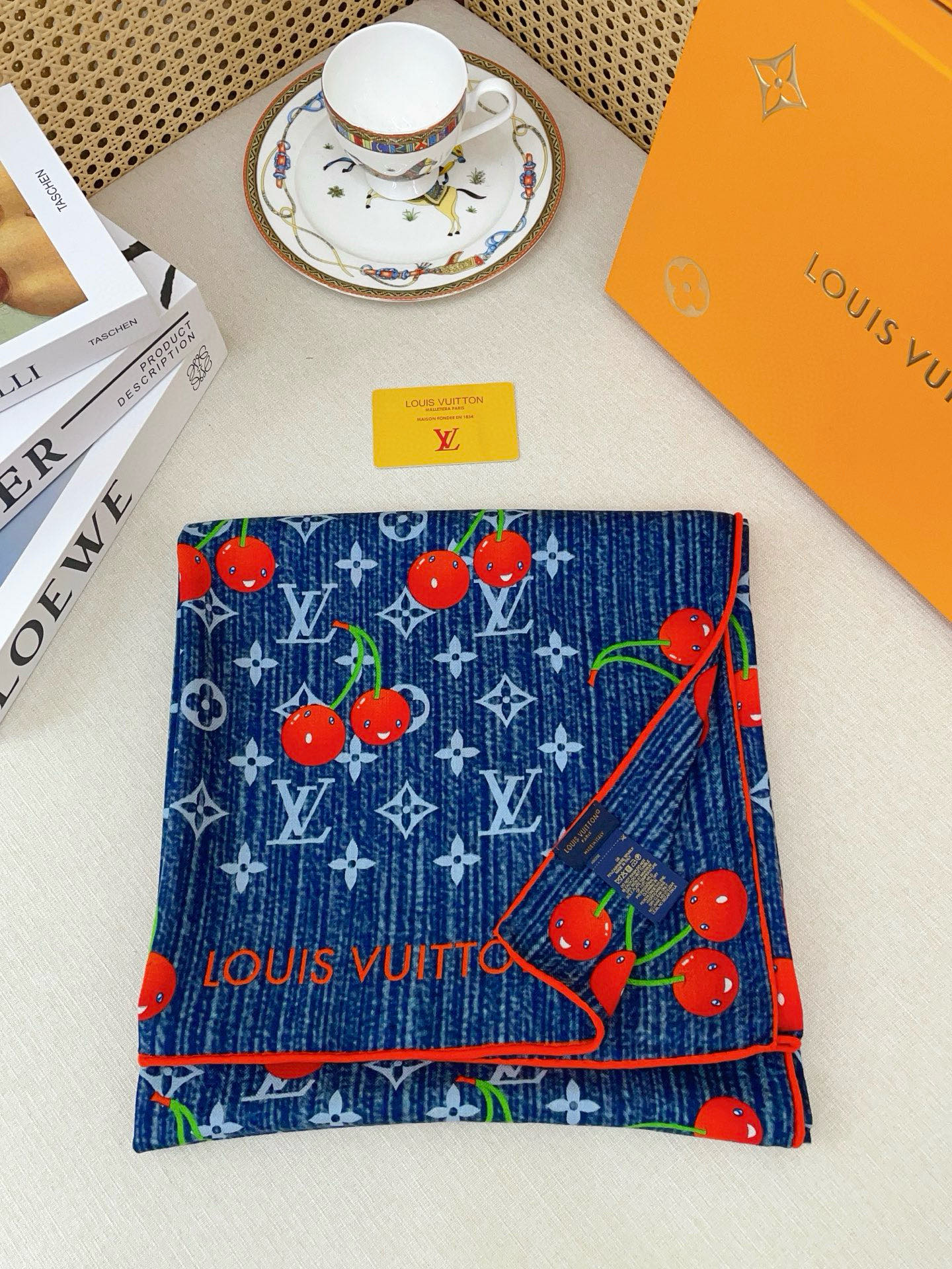 ✨✨【双面同色 丝毛款】L家羊绒新款 买了都说好看‼️推荐💕双面同色羊绒方巾‼️驴家ZG爆款🎁💟立体呈现