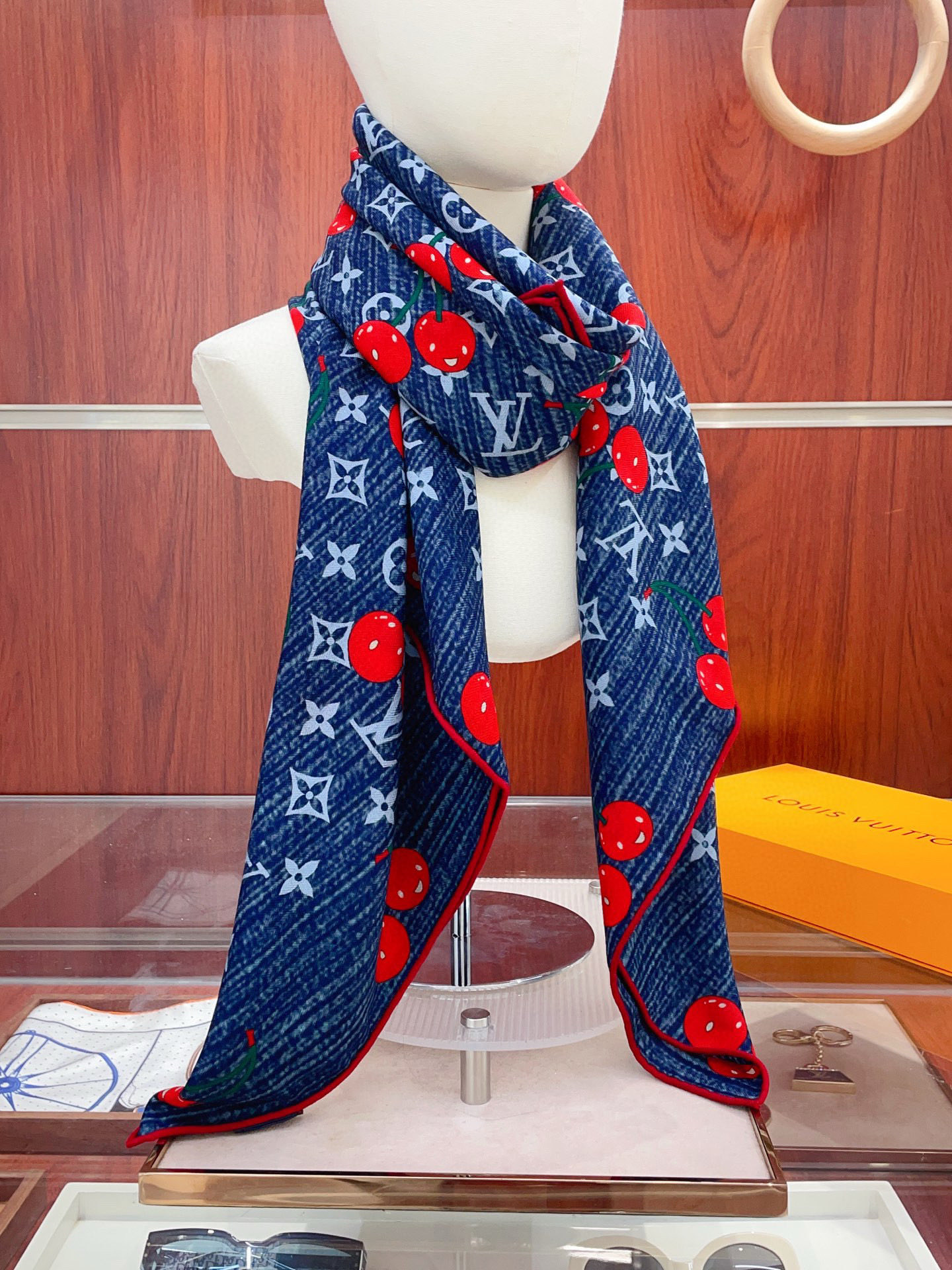 NO:603046,[Double-sided same color silk wool style] L family cashmere new model. Everyone who bought it said it looks good. I recommend the double-sided cashmere square scarf of the same color. Donkeyjia ZG hot style three-dimensional presentation of pattern texture, real product, extremely high grade, special technology, high-end research and development, stunning advent, special cutting-edge technology processing, loved by Bai Fumei. Whether it is quality, style or price, it makes them scream for big brands. Super cost-effective, definitely worth buying. Size 140cm*140cm, 70 cashmere silk high version scarf, high version scarf, louis  vuitton,louis vuitton,louis vuitton,real silk19860909【双面同色 丝毛款】L家羊绒新款 买了都说好看推荐双面同色羊绒方巾驴家ZG爆款立体呈现图案纹路实物档次极高特殊工艺高端研发惊艳问世特殊尖端工艺处理受到白富美的喜欢 无论是品质 款式 价格都令大牌控的她们尖叫 超高性价比 绝对值得入手尺寸140cm*140cm,70羊绒真丝高版本围巾,高版本围巾,louis vuitton,louis vuitton,louis vuitton,real silk,scarf