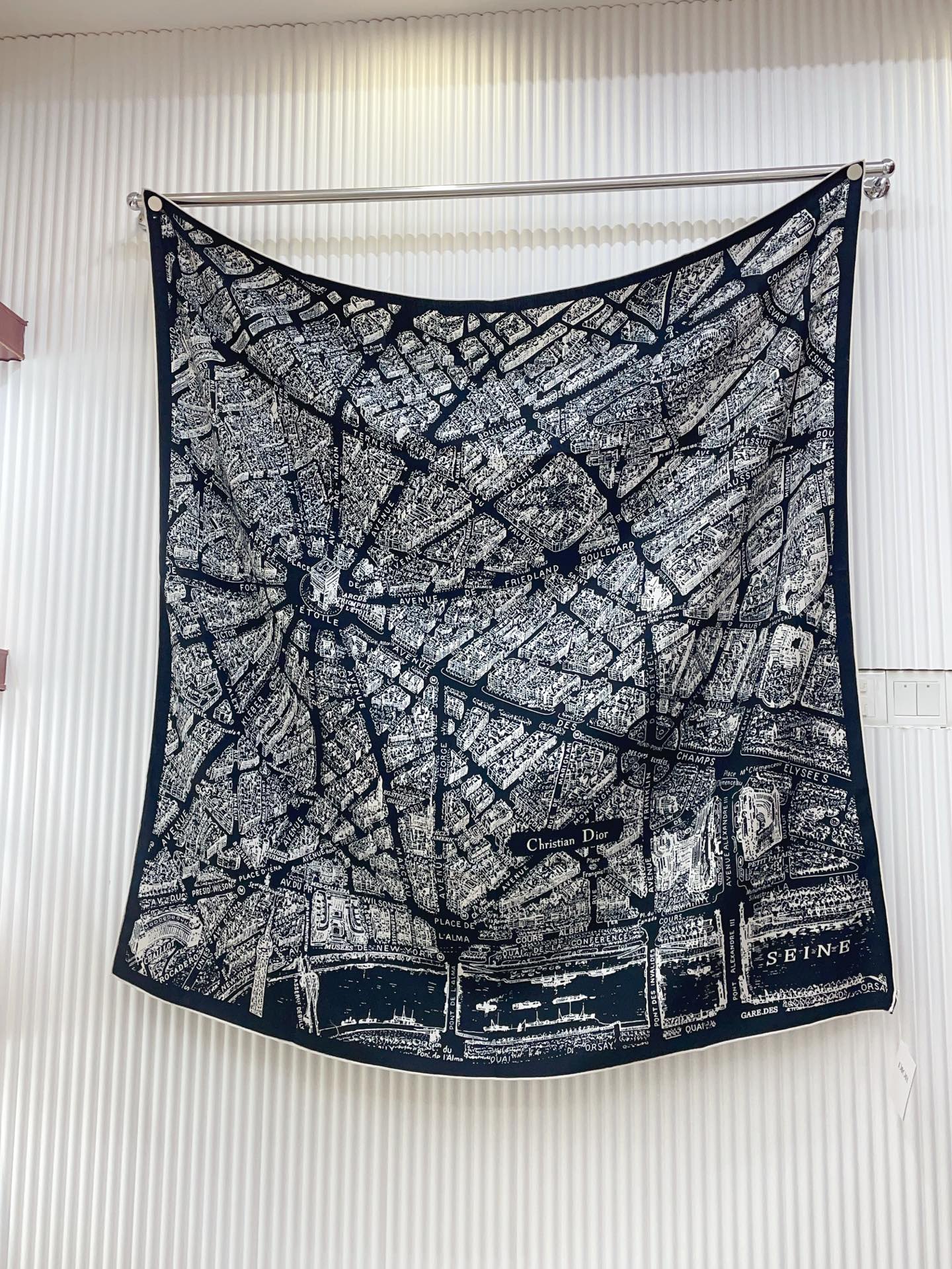 ✨✨【双面同色 丝毛款】CD家羊绒新款 买了都说好看‼️推荐💕双面同色羊绒方巾‼️D家ZG爆款🎁💟立体呈