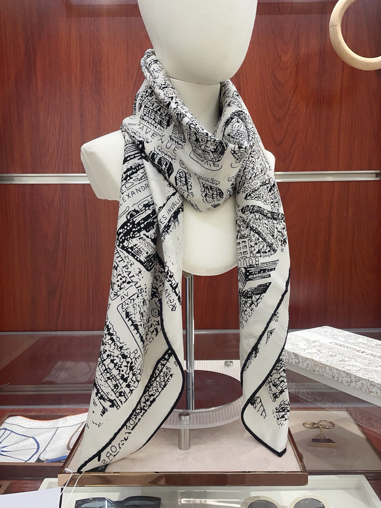 NO:603058,[Double-sided same color silk wool style] CD family cashmere new style. Everyone who bought it said it looks good. Recommend the double-sided cashmere square scarf of the same color. D family ZG hot style three-dimensional presentation of pattern texture, very high quality, special technology, high-end research and development, stunning appearance, special cutting-edge technology treatment, loved by Bai Fumei. Whether it is quality, style or price, they will scream for big brand control. Super high cost performance  Definitely worth buying, size 140cm*140cm, 70 cashmere silk high version scarf, high version scarf, dior, real silk19860909【双面同色 丝毛款】CD家羊绒新款 买了都说好看推荐双面同色羊绒方巾D家ZG爆款立体呈现图案纹路实物档次极高特殊工艺高端研发惊艳问世特殊尖端工艺处理受到白富美的喜欢 无论是品质 款式 价格都令大牌控的她们尖叫 超高性价比 绝对值得入手尺寸140cm*140cm,70羊绒真丝高版本围巾,高版本围巾,dior,real silk,scarf