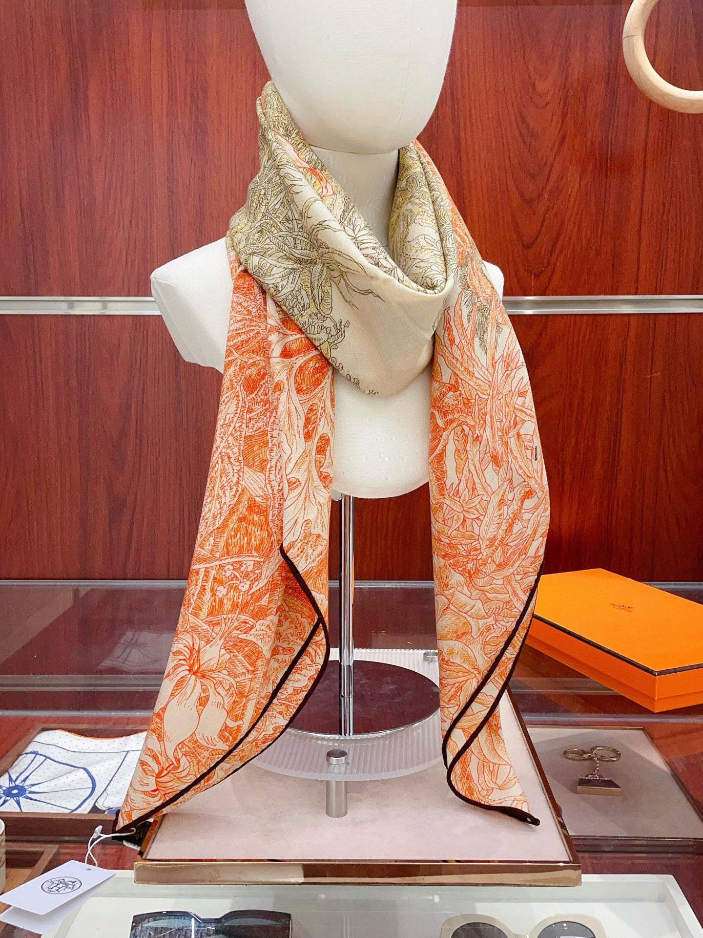 ✨✨【双面同色 丝毛款】H家羊绒新款 买了都说好看‼️推荐💕【巴勒莫植物园 140】羊绒方巾‼️H家ZG