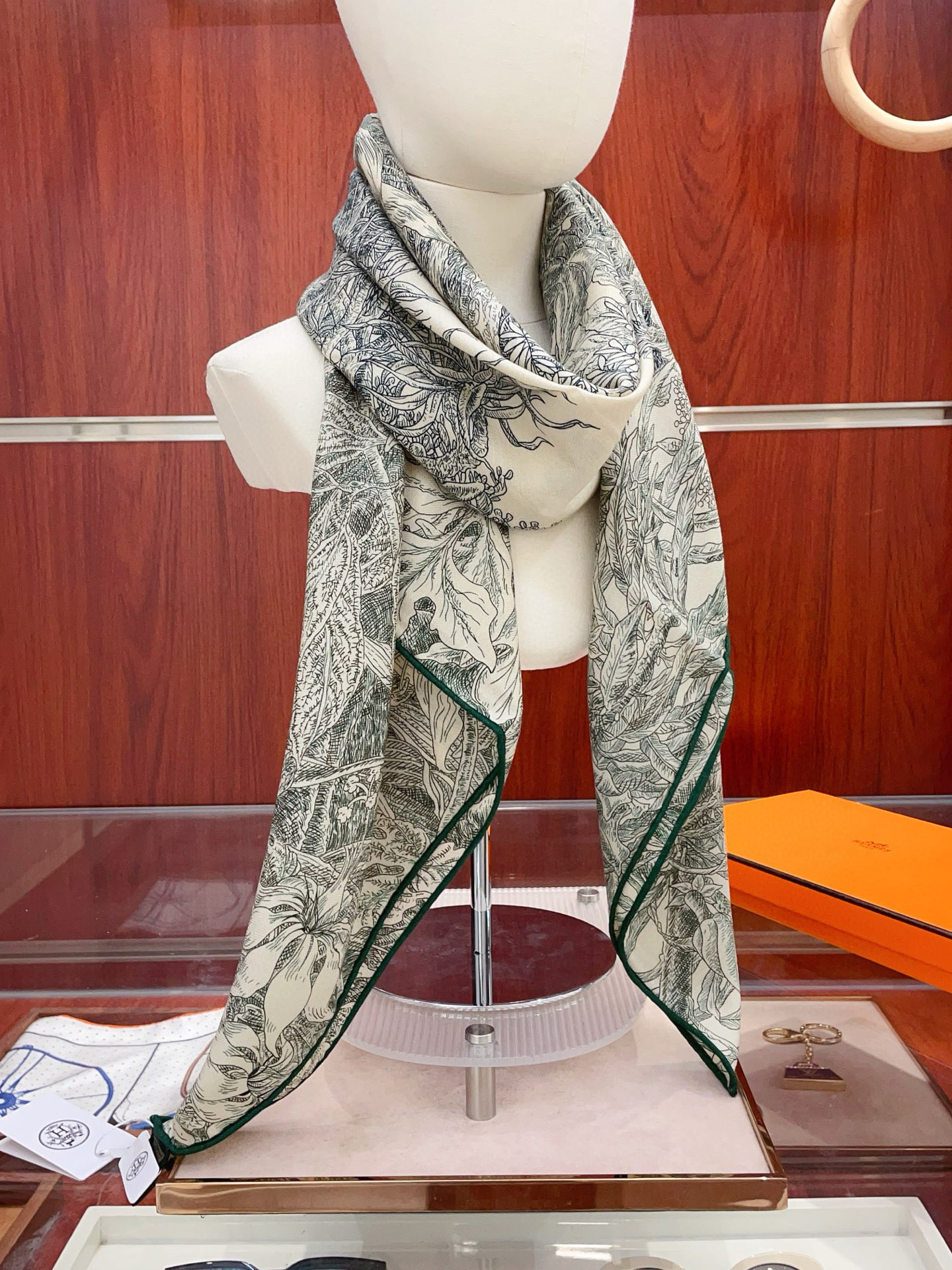 NO:603053,[Double-sided same color silk wool style] H family cashmere new style. Everyone who bought it says it looks good. Recommended [Palermo Botanical Garden 140] Cashmere square scarf H family ZG hot model with three-dimensional presentation of pattern and texture. Extremely high quality. Special process. High-end research and development. Stunning. Special cutting-edge process. Loved by Bai Fumei. Whether it is quality, style or price, they scream for big brand control. Super high cost performance.  Definitely worth buying, size 140cm*140cm, 70 cashmere silk high version scarf, high version scarf, real silk19860909【双面同色 丝毛款】H家羊绒新款 买了都说好看推荐【巴勒莫植物园 140】羊绒方巾H家ZG爆款立体呈现图案纹路实物档次极高特殊工艺高端研发惊艳问世特殊尖端工艺处理受到白富美的喜欢 无论是品质 款式 价格都令大牌控的她们尖叫 超高性价比 绝对值得入手尺寸140cm*140cm,70羊绒真丝高版本围巾,高版本围巾,real silk,scarf