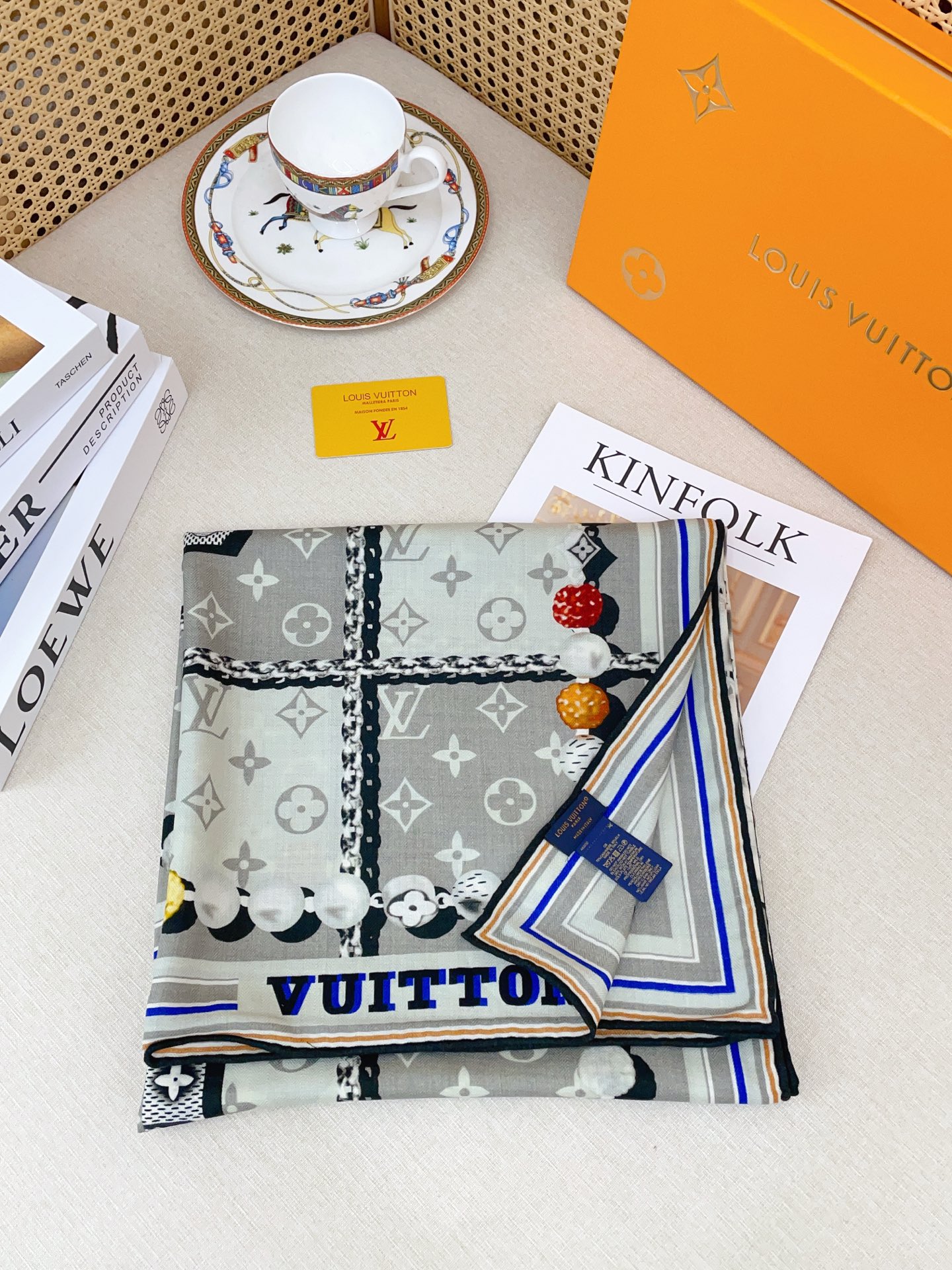 ✨✨【双面同色 丝毛款】L家羊绒新款 买了都说好看‼️推荐💕双面同色羊绒方巾‼️驴家ZG爆款🎁💟立体呈现