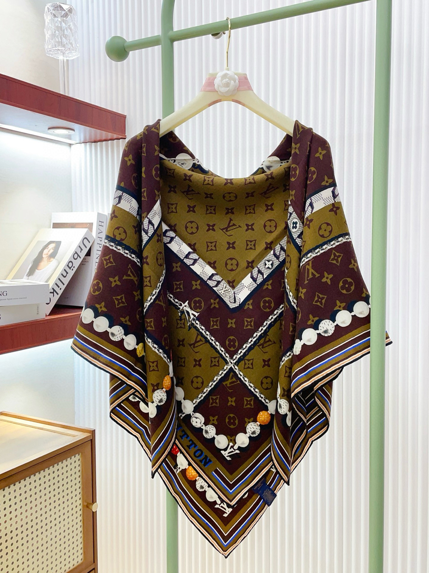 ✨✨【双面同色 丝毛款】L家羊绒新款 买了都说好看‼️推荐💕双面同色羊绒方巾‼️驴家ZG爆款🎁💟立体呈现