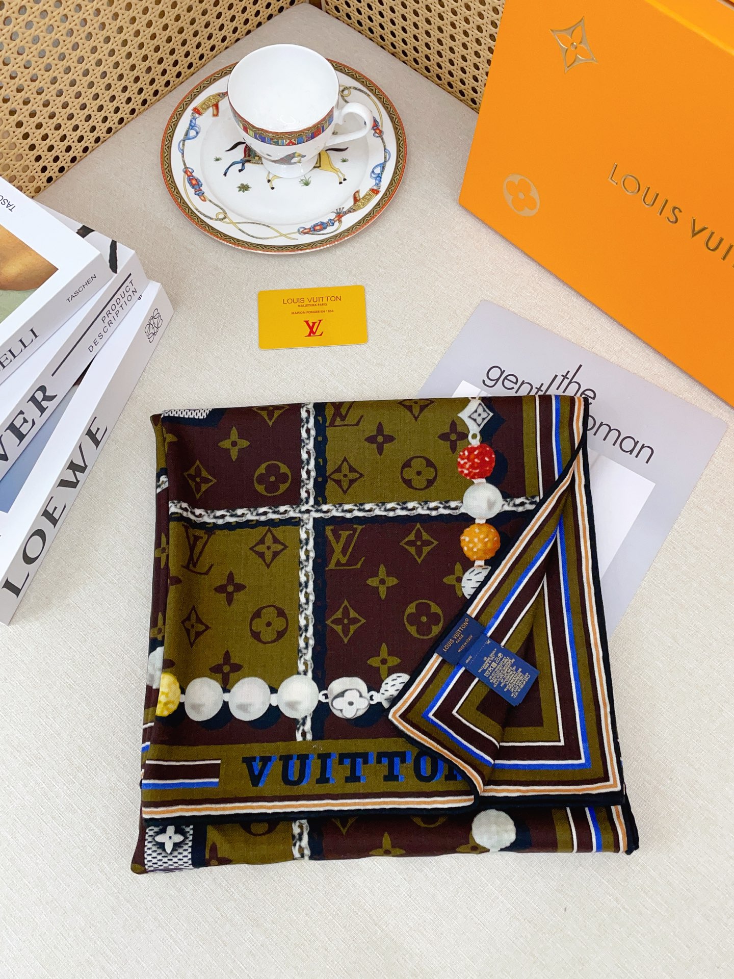 ✨✨【双面同色 丝毛款】L家羊绒新款 买了都说好看‼️推荐💕双面同色羊绒方巾‼️驴家ZG爆款🎁💟立体呈现