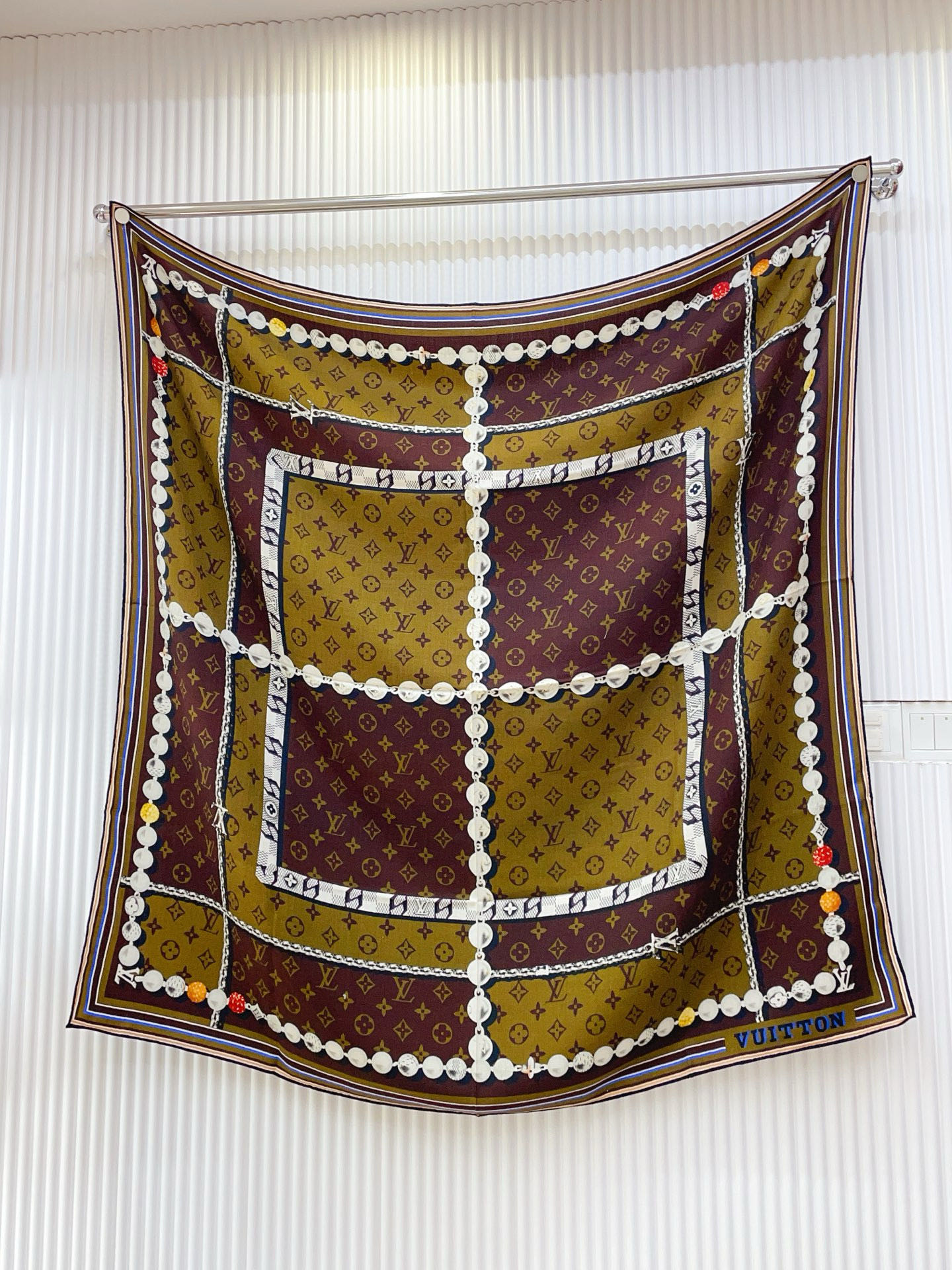 ✨✨【双面同色 丝毛款】L家羊绒新款 买了都说好看‼️推荐💕双面同色羊绒方巾‼️驴家ZG爆款🎁💟立体呈现