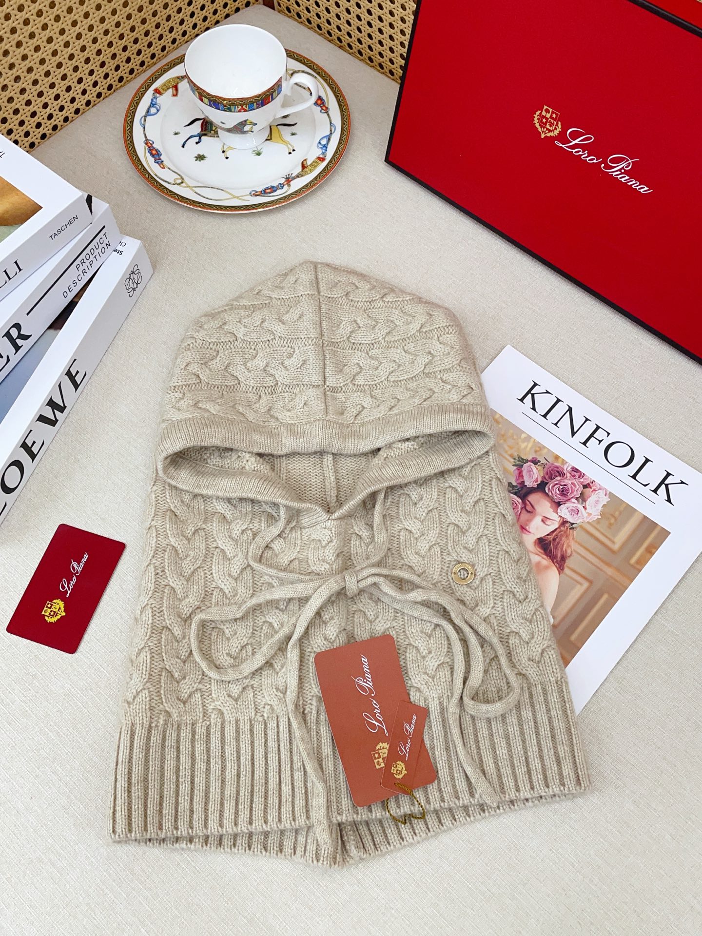 ✨✨LP独家牛货🐂【针织麻花连帽围脖】‼️是围脖，又是帽子，松紧带设计，纯羊绒非常舒适温暖，一次满足您多