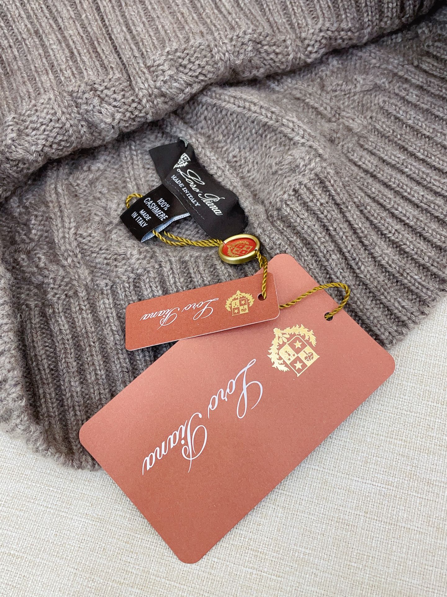 ✨✨LP独家牛货🐂【针织麻花连帽围脖】‼️是围脖，又是帽子，松紧带设计，纯羊绒非常舒适温暖，一次满足您多