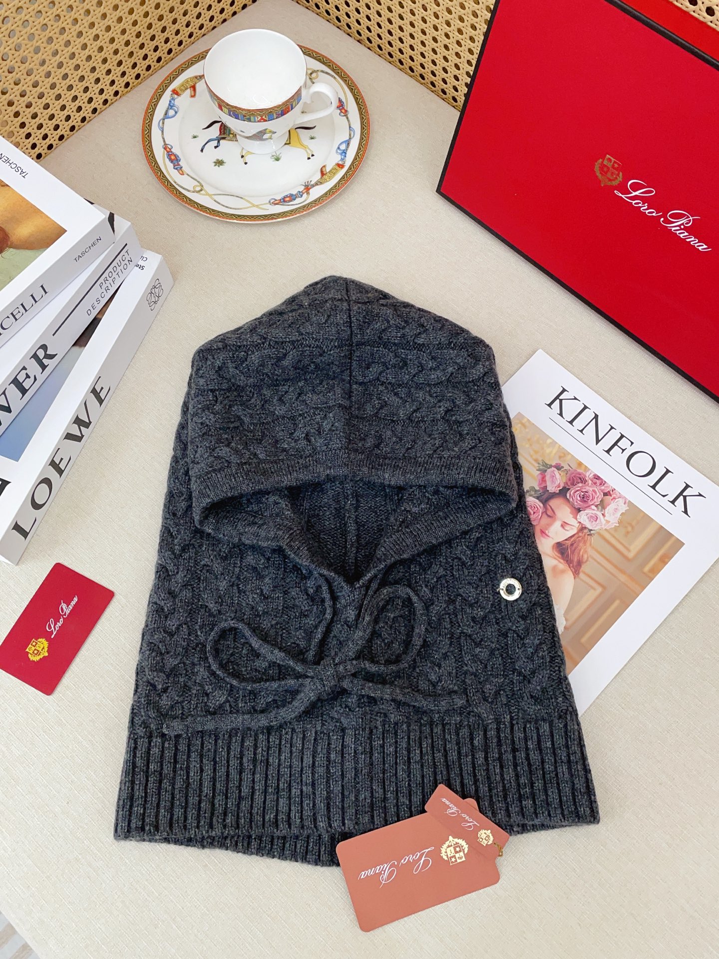 ✨✨LP独家牛货🐂【针织麻花连帽围脖】‼️是围脖，又是帽子，松紧带设计，纯羊绒非常舒适温暖，一次满足您多