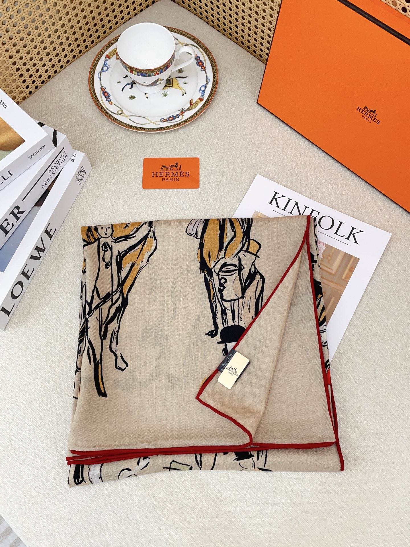 ✨✨【5️⃣色品质 双面同色 丝毛款】H家羊绒新款 买了都说好看‼️推荐💕【遛马场 140】羊绒方巾‼️